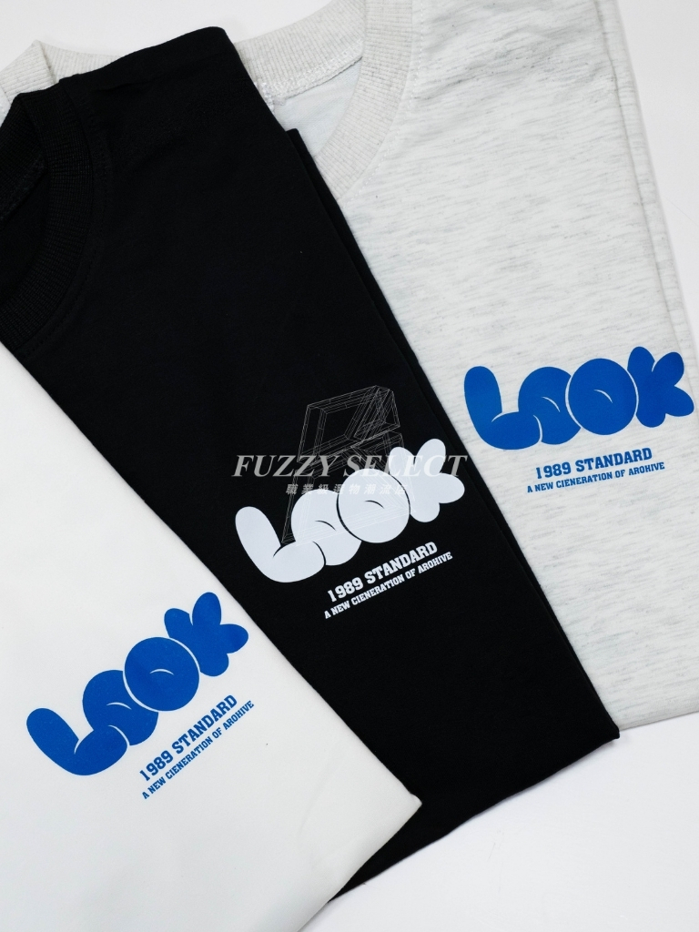 【逢甲 FUZZY】Look 塗鴉 胖字 Tee 潮流 日常 美式 圖案 Logo 短T 短Tee 黑 白 雪花白