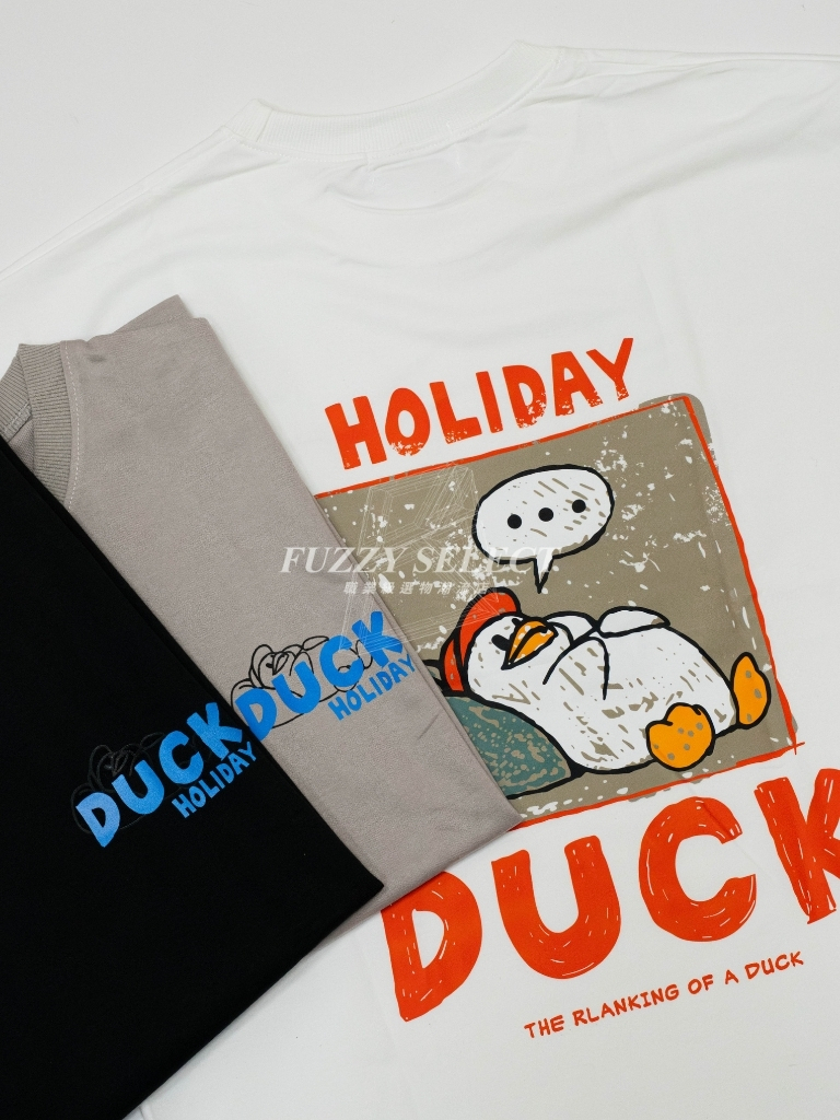 【逢甲FUZZY】Duck 假日鴨 Tee 潮流 日常 美式 圖案 Logo 短T 短Tee 黑 白 水泥灰