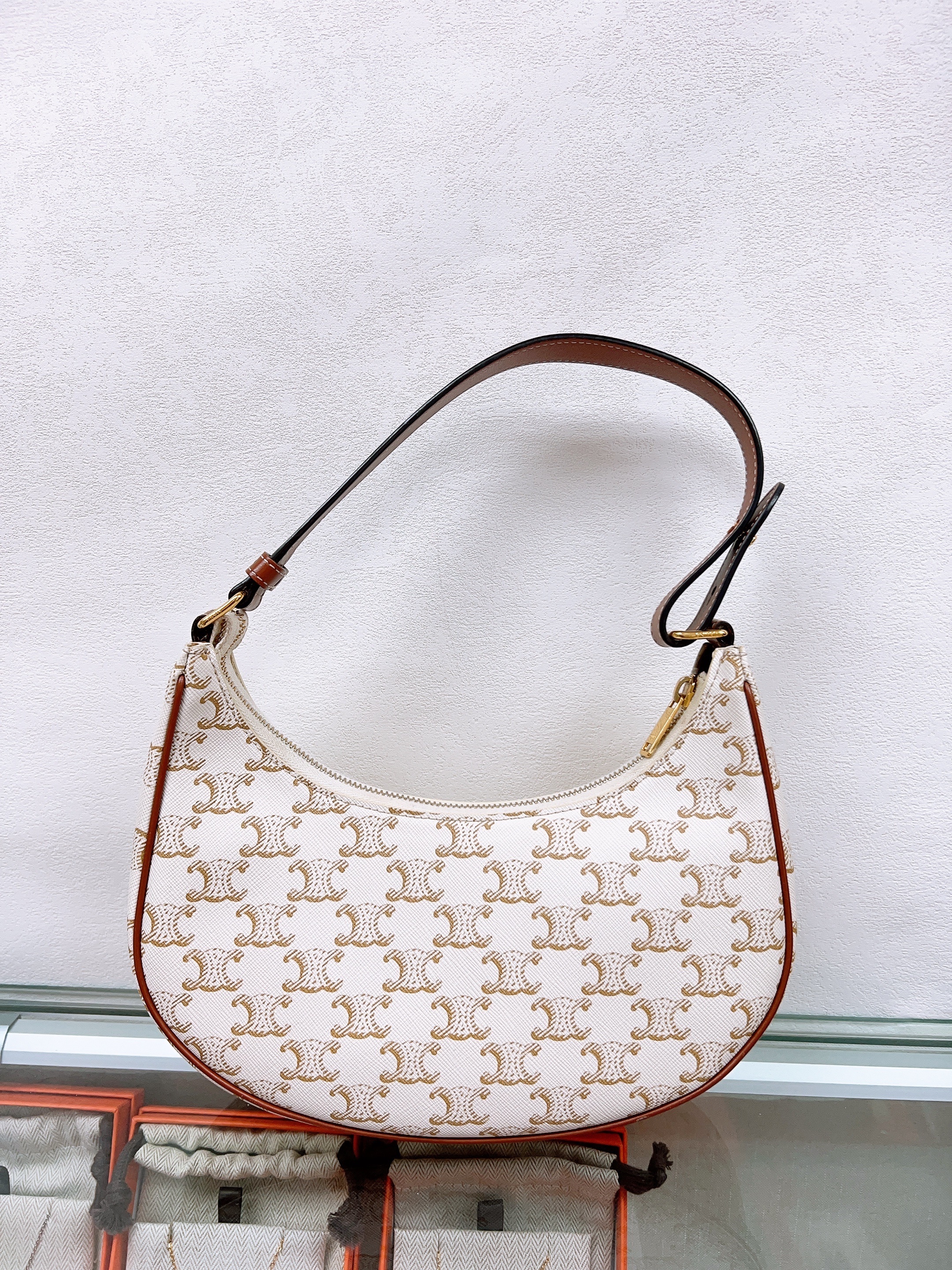 Celine ava medium (white monogram)