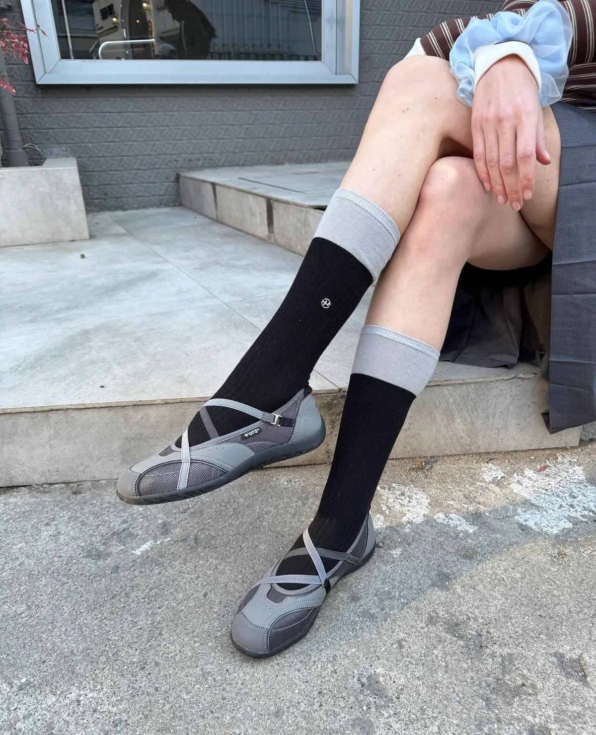 OTZ ROMARY BANDING FLAT SNEAKERS