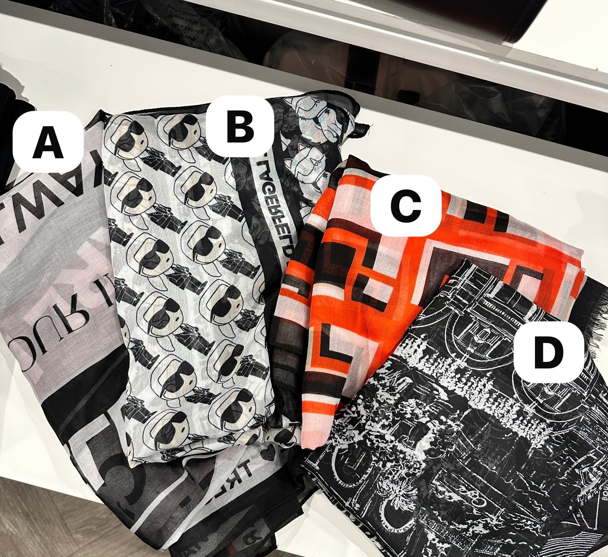 【現貨】karl lagerfeld LL0703616 頸巾