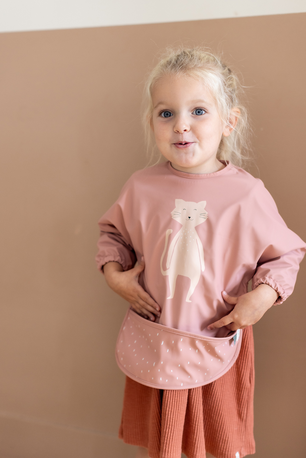 trixie 動物造型長袖防水圍兜-甜笑貓咪