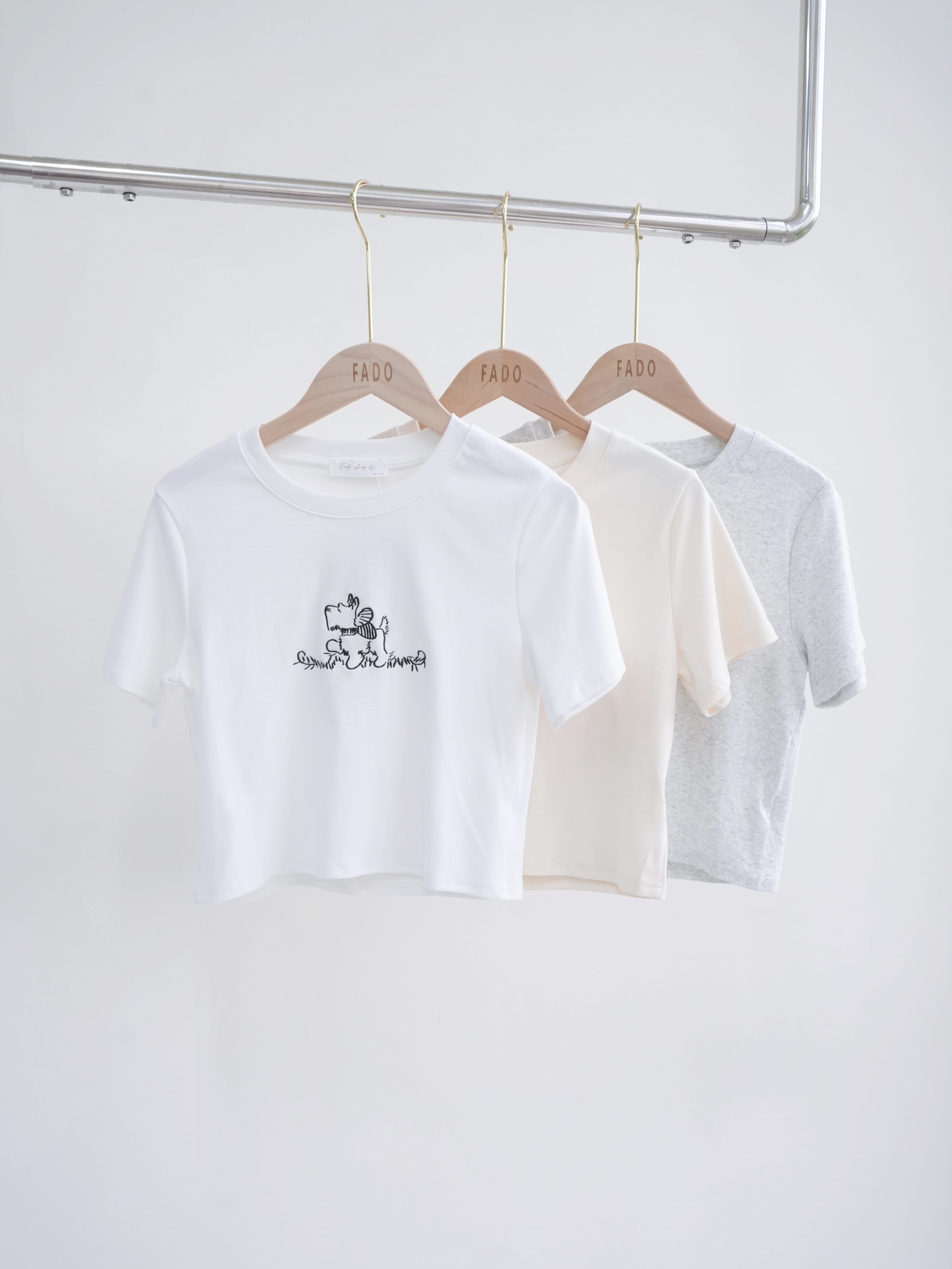 法朵Fado shop｜刺繡狗狗彈力短版棉T 0213129