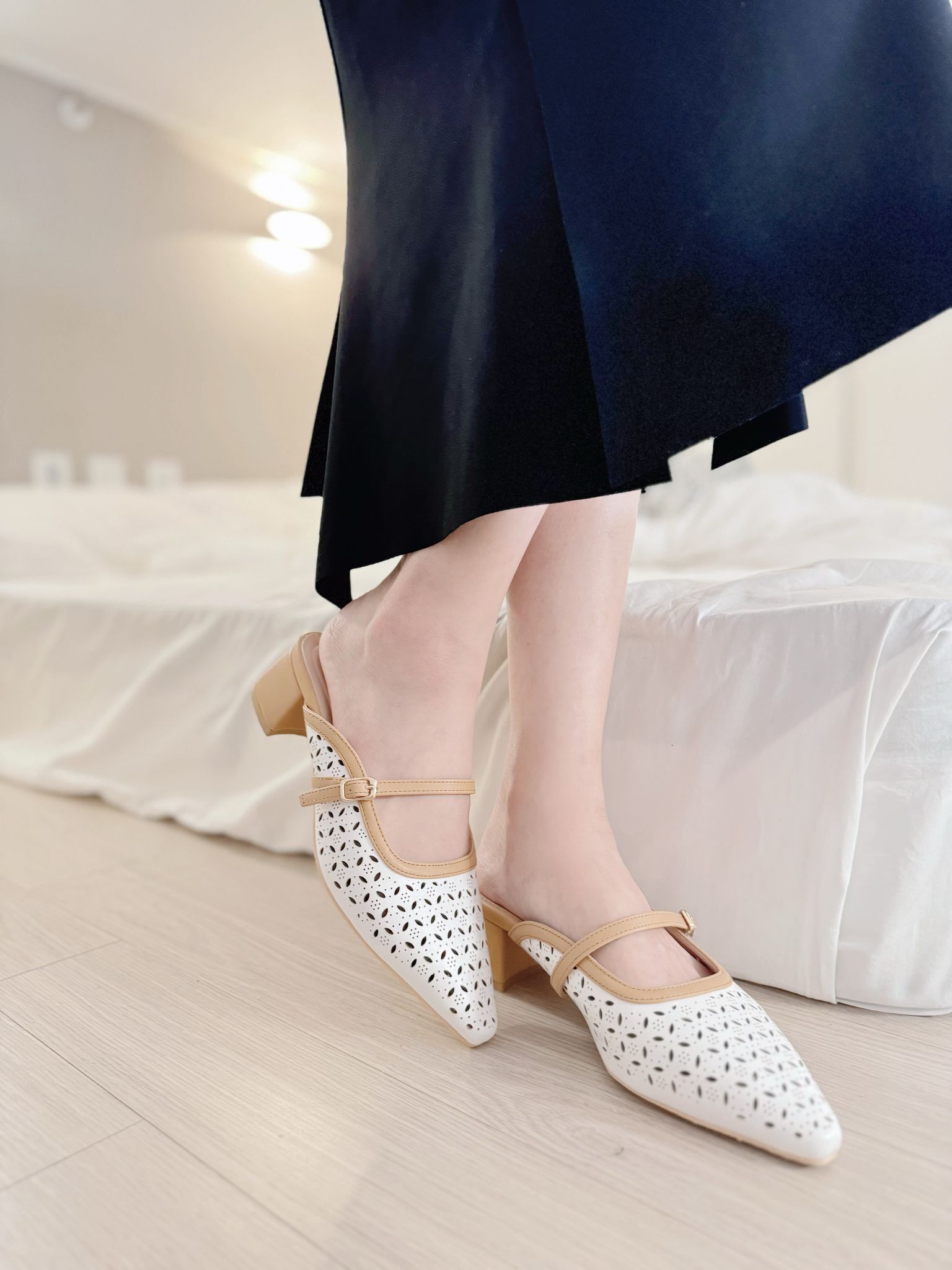 SH#7465🤍簍空燒花Half shoes