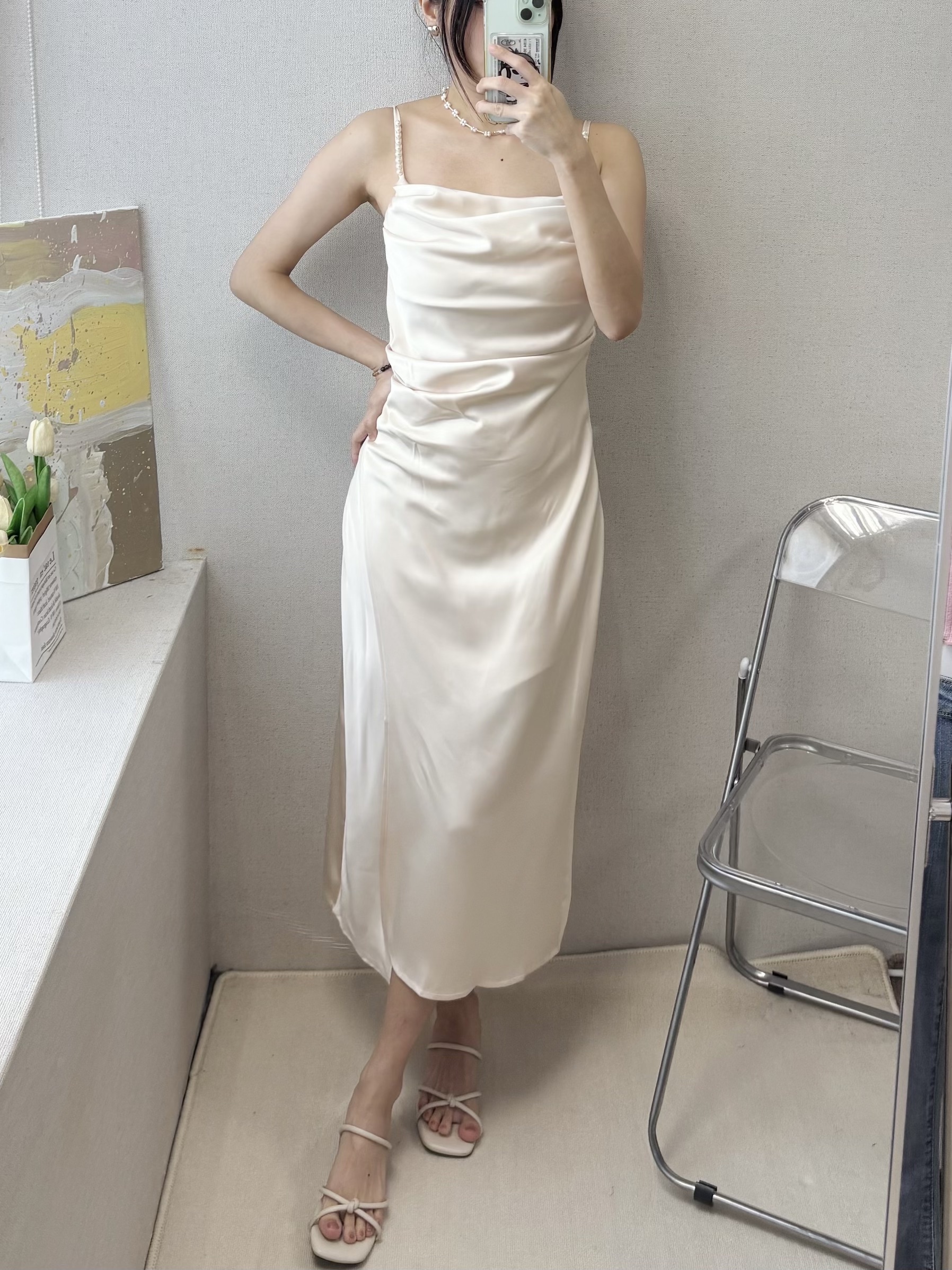 |現貨|氣質緞面前抓皺立體珍珠長洋裝(S-L)(杏)