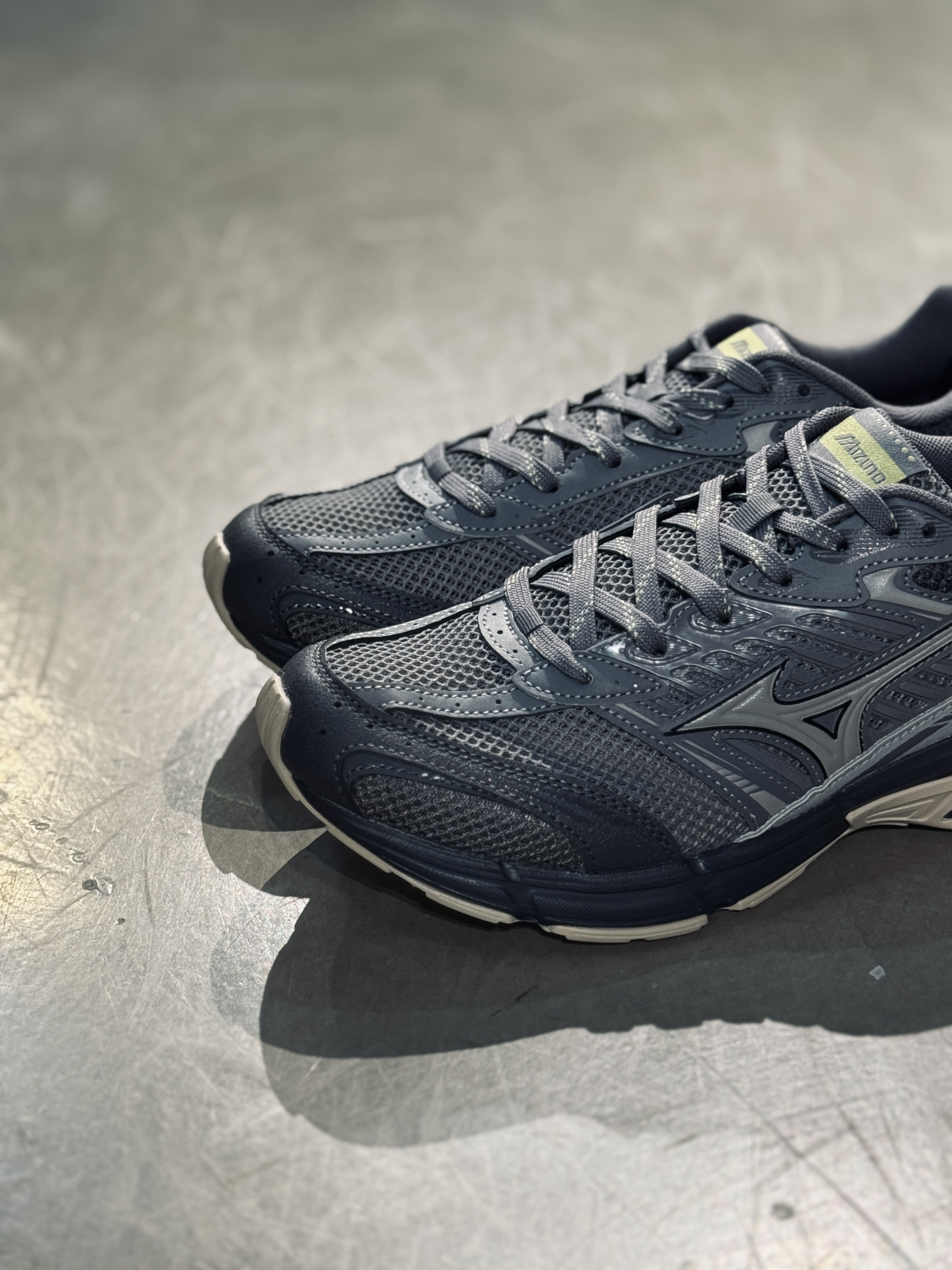 [預訂] Mizuno Speed 2010 Grey