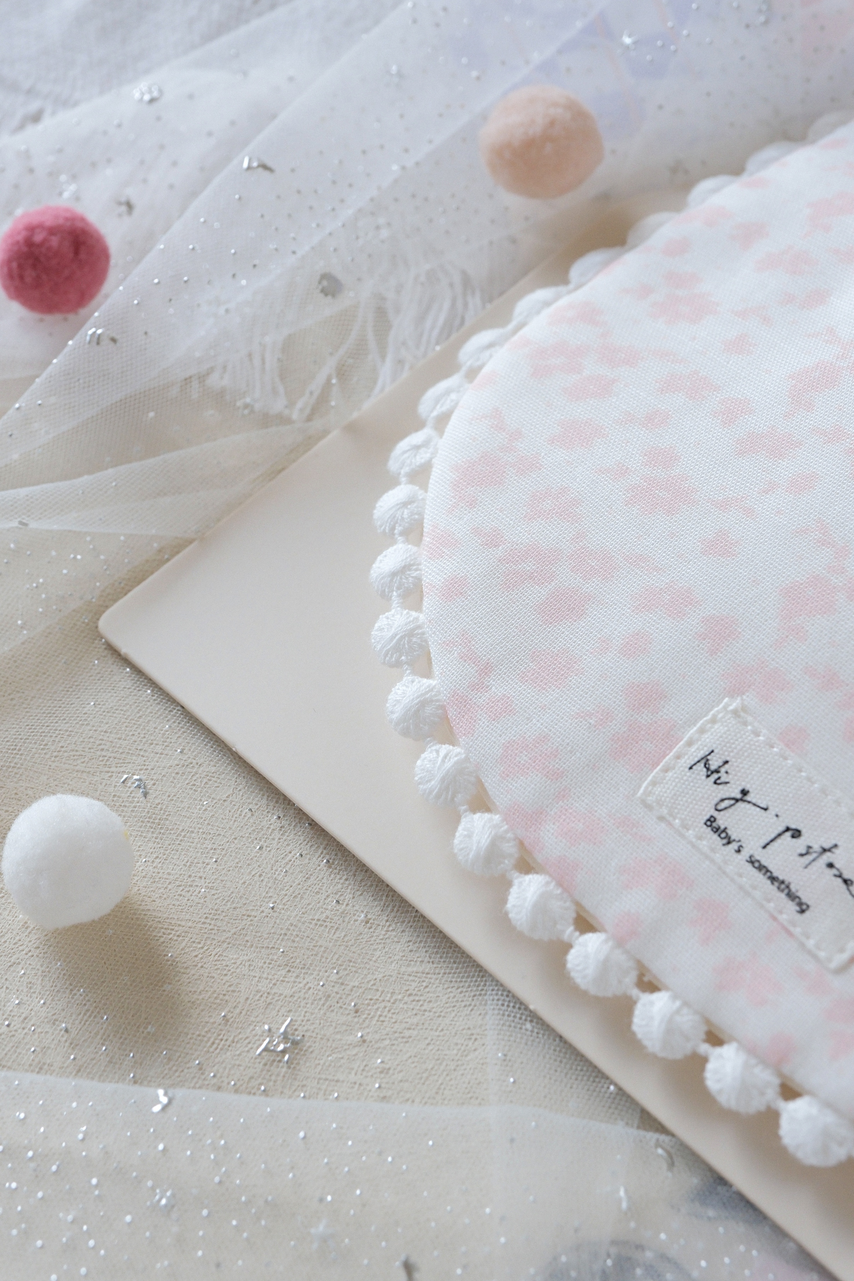 Hi Y.P store-手作圍兜-獨家設計款-霧粉霜語