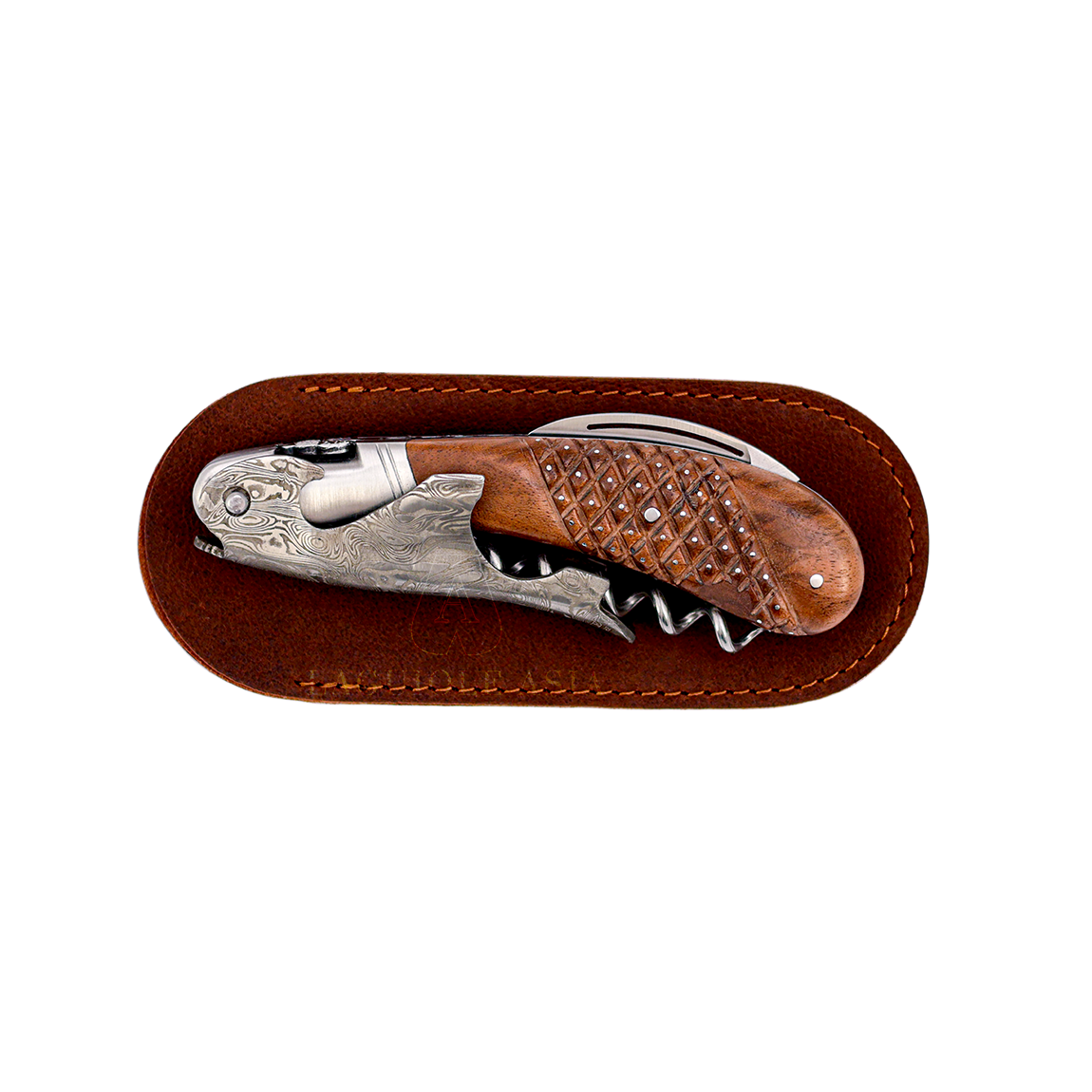 LAGUIOLE MAGNUM ⋆ 大馬士革鋼 ⋆ 菱刻紋點針鑲釘手柄 ⋆ 核桃木酒刀