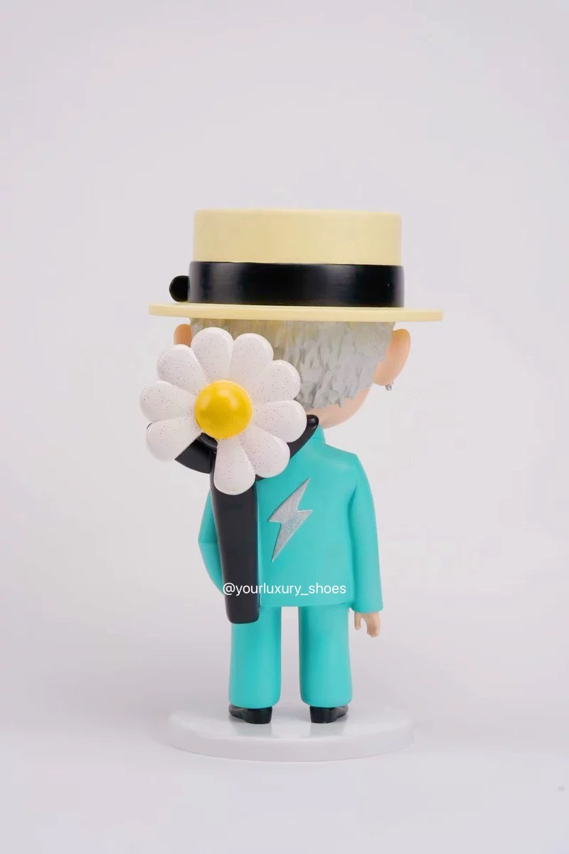 【Luxury】7788 潮流公仔 GD G-dragon ubermensch 權志龍 公仔 – 演唱會版 小花 小雛菊 小燈 演唱會手燈