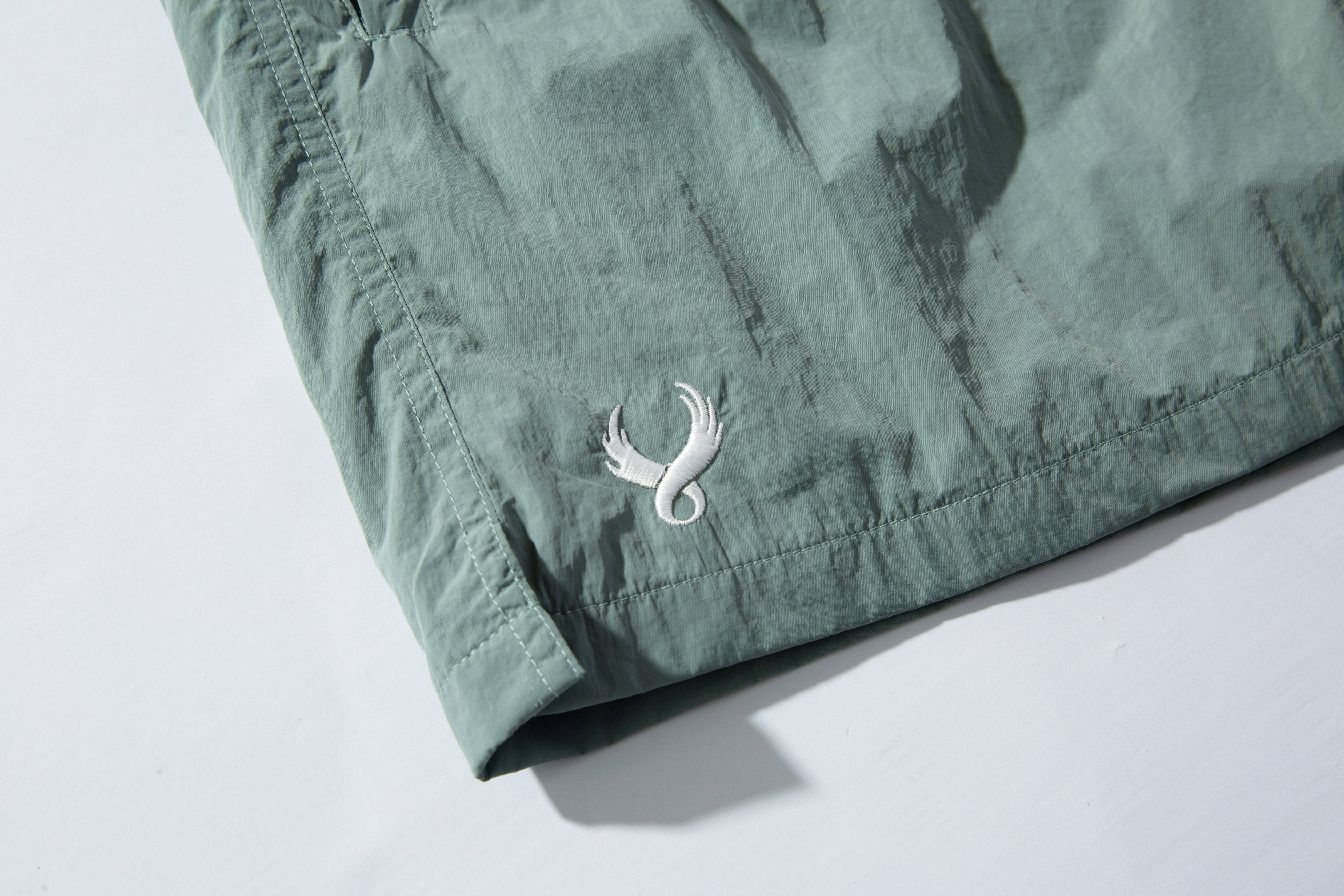 REMIX "Woven Shorts" (Green/White)