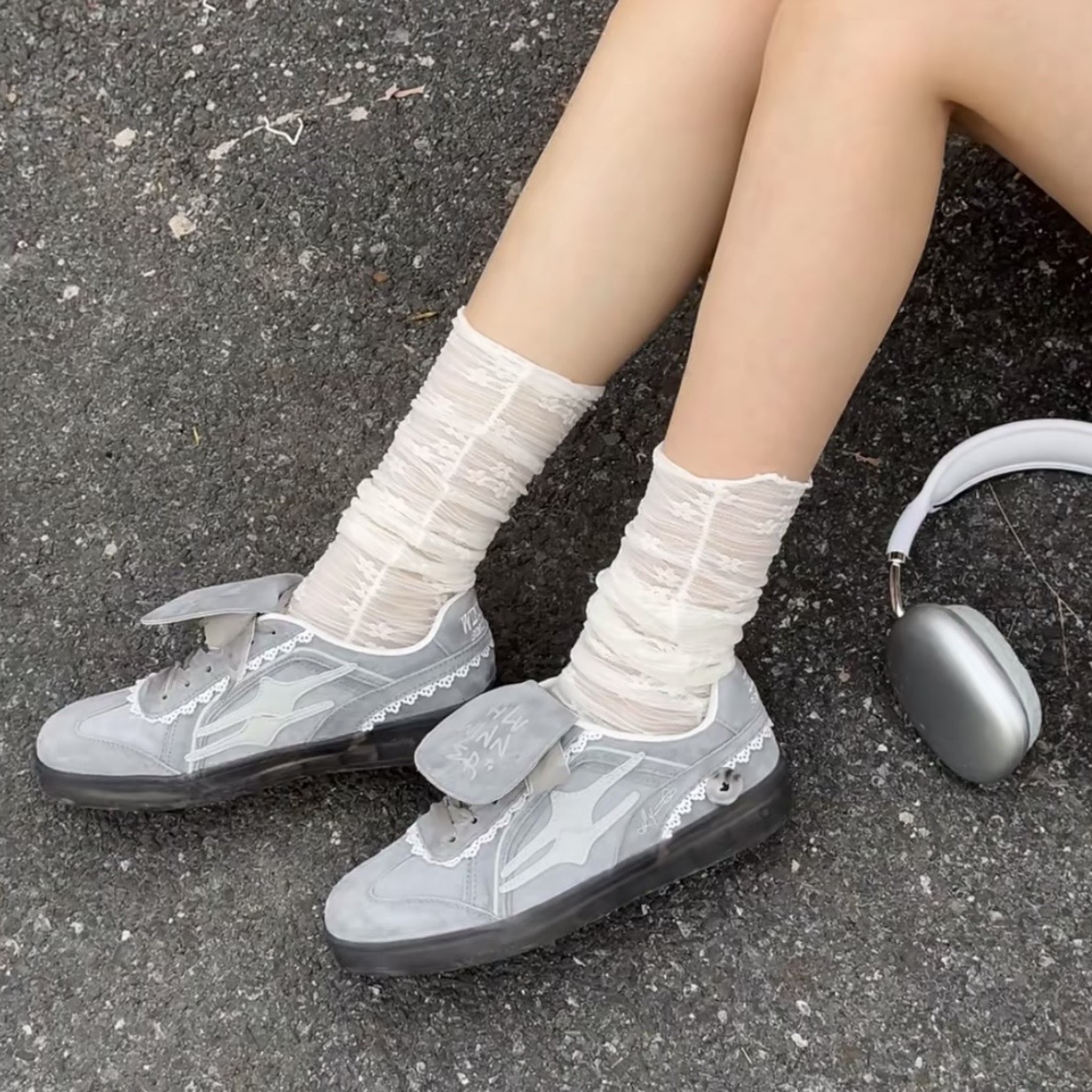 KILLWINNER 深灰 麂皮 蕾絲 翻鞋舌 德訓鞋 張員瑛同款  休閒 女鞋