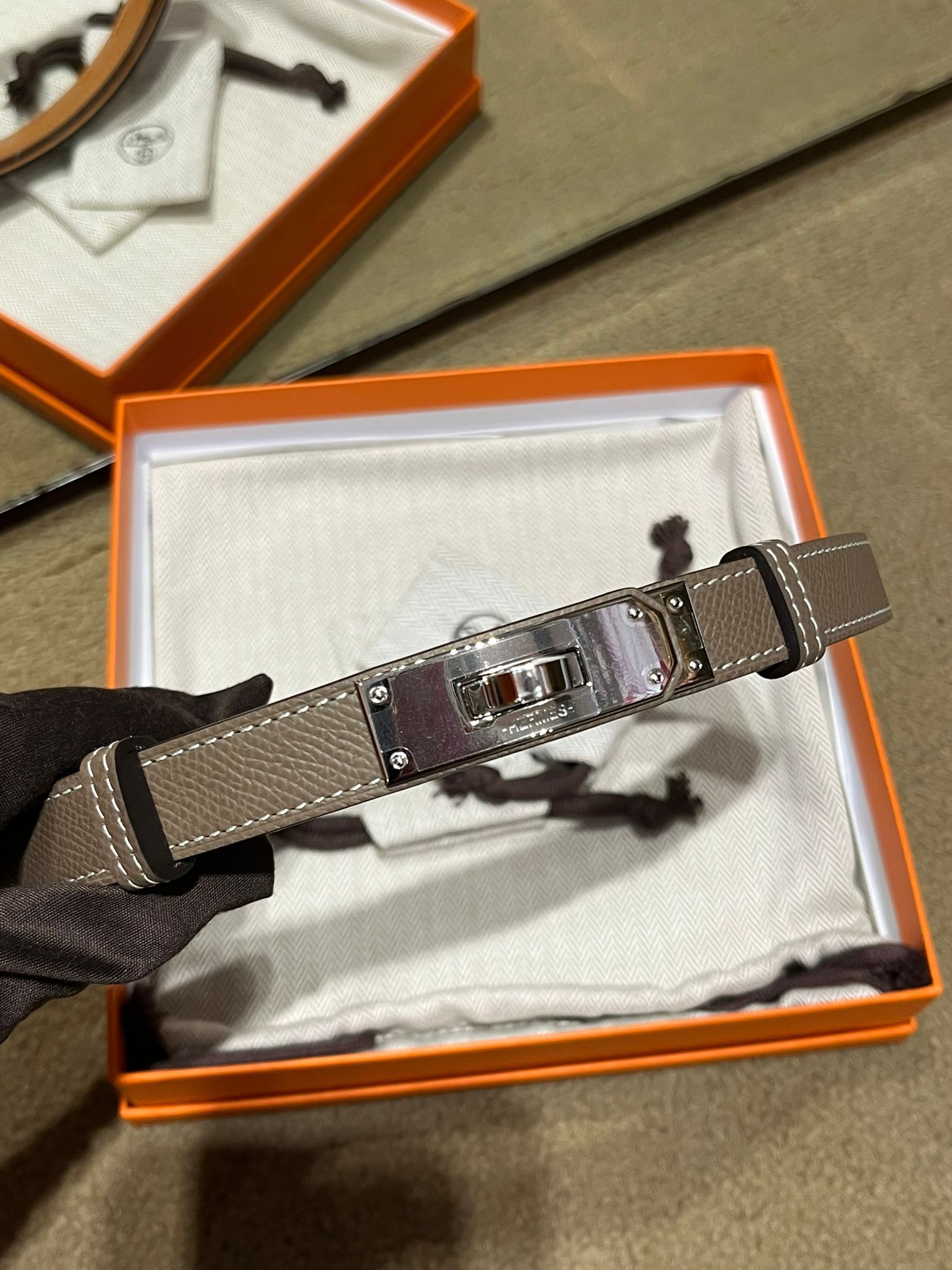 Kelly belt 18 etoupe epsom CK