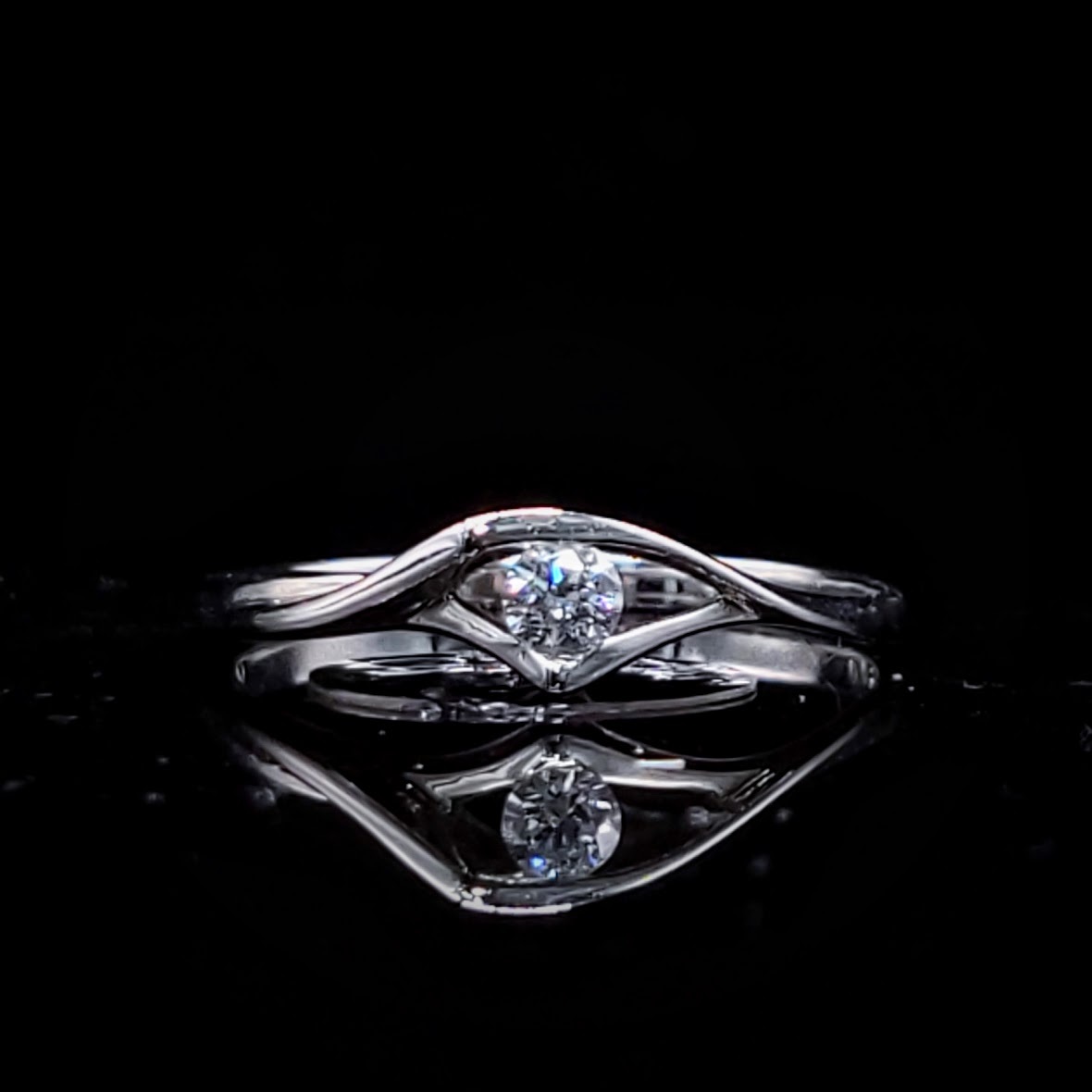 18K White Gold 0.09ct Diamond Ring