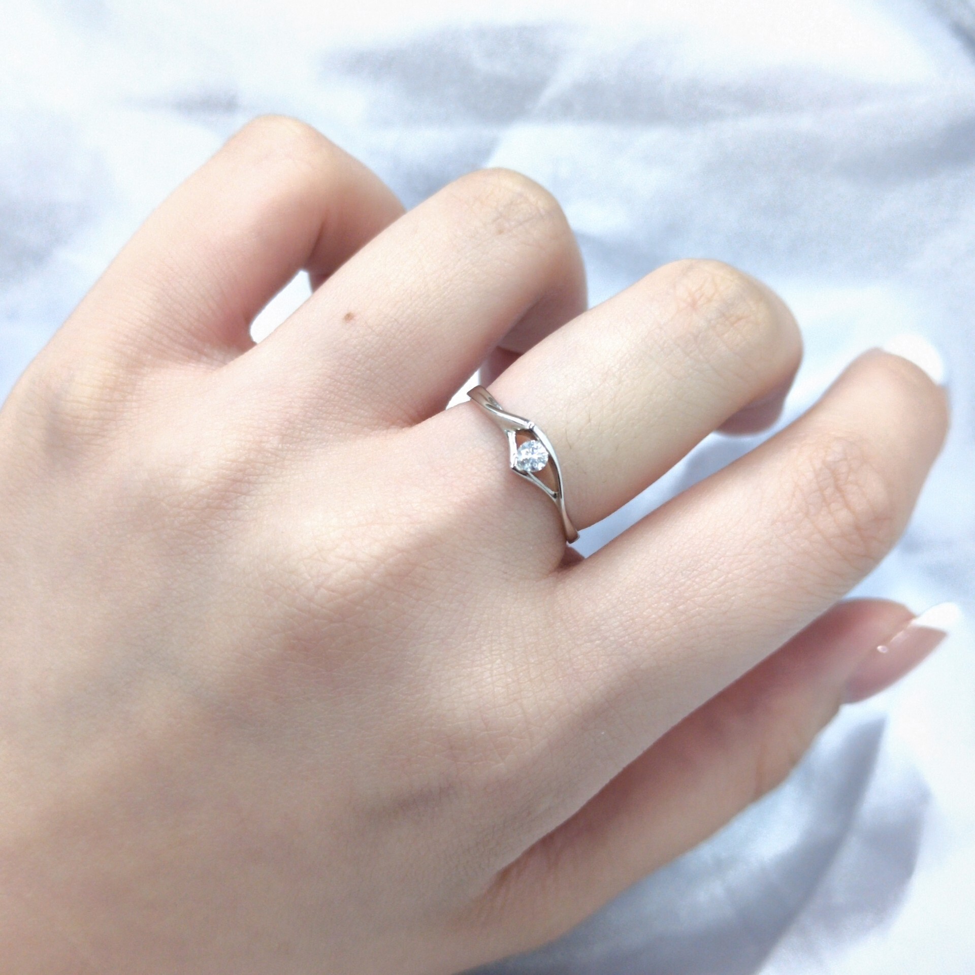 18K White Gold 0.09ct Diamond Ring