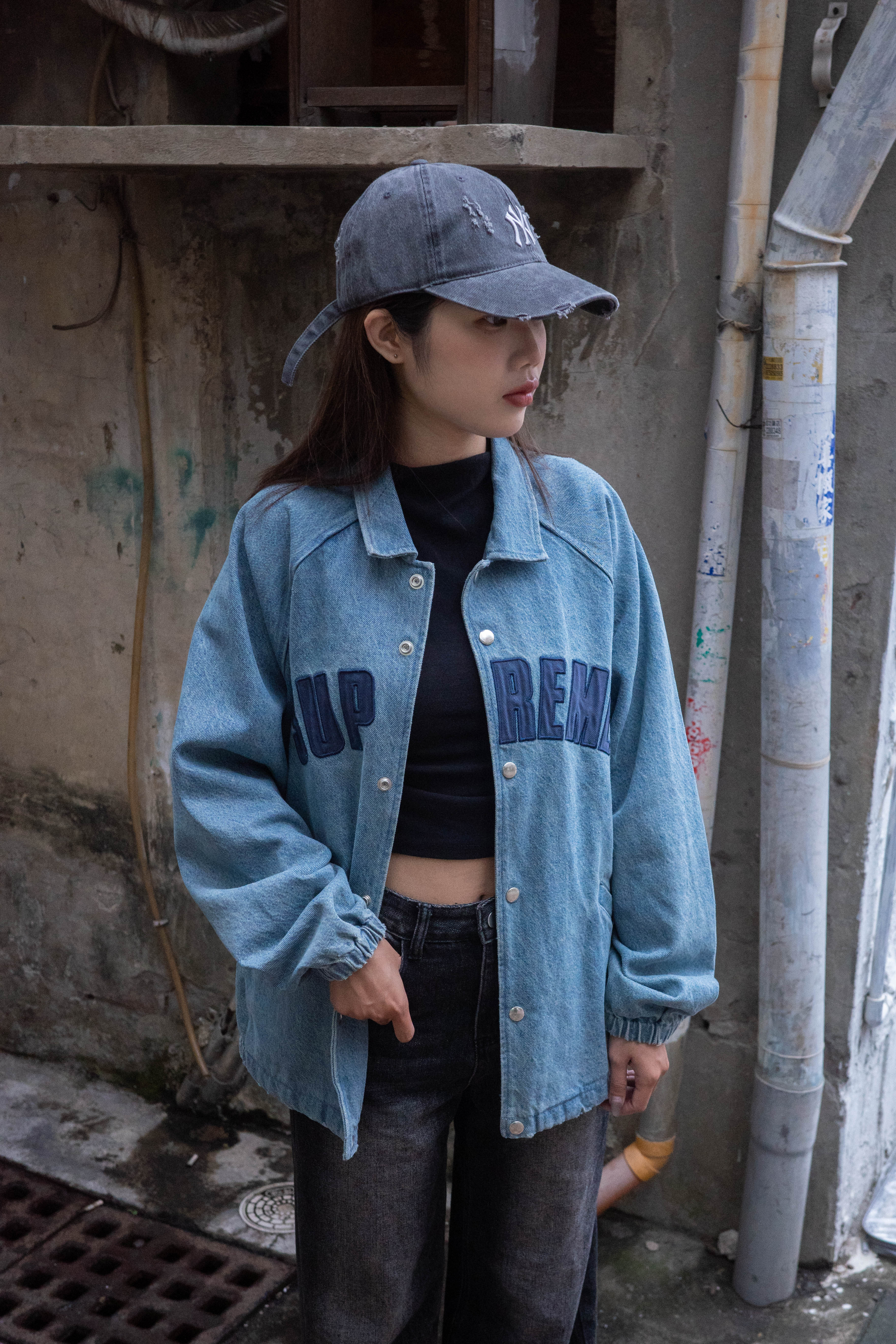 Supreme SS25J62 教練外套 牛仔丹寧 Old English Coaches Jacket