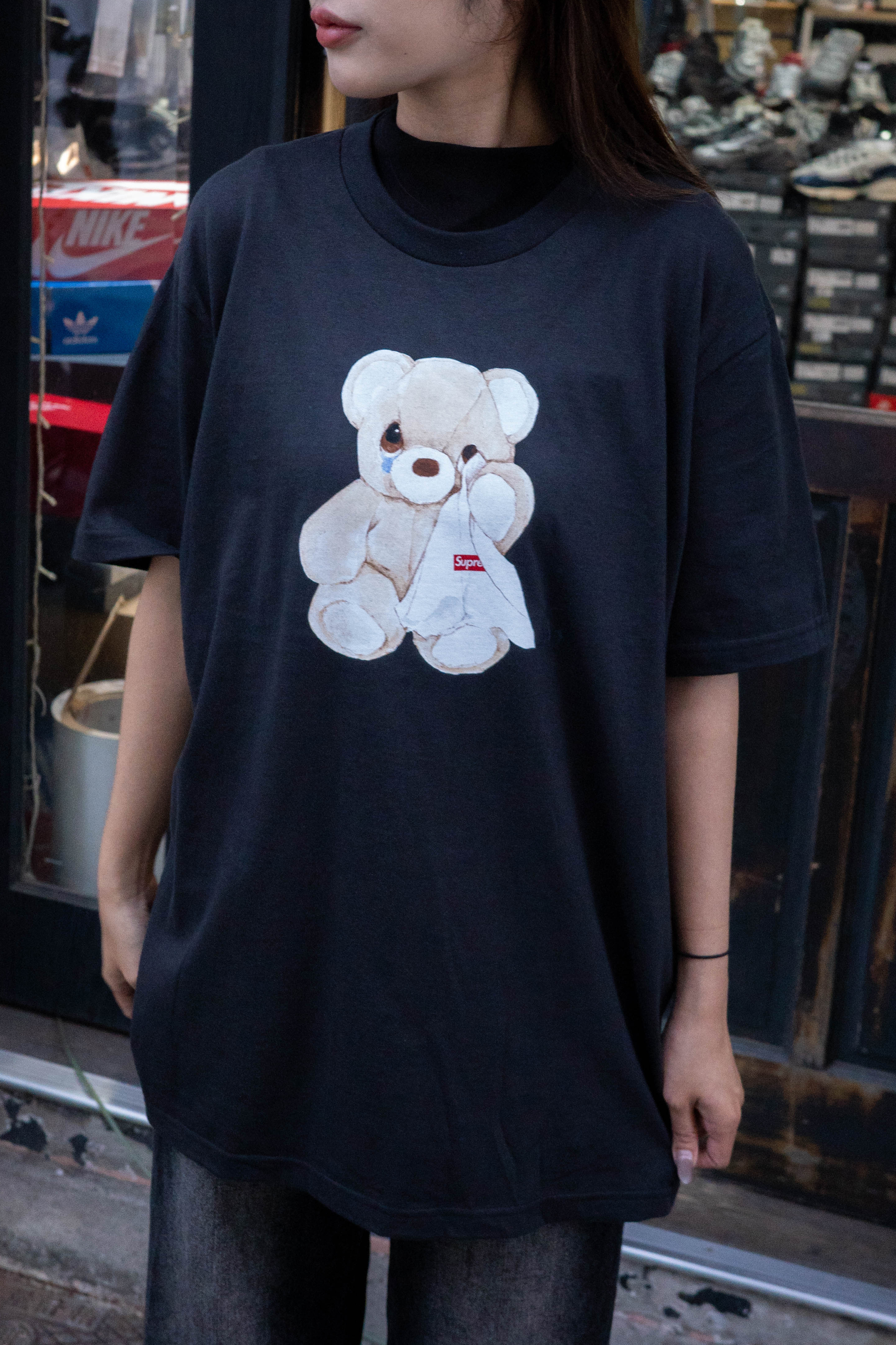 Supreme SS25 Bear Tee 哭泣小熊 短t ss25t62