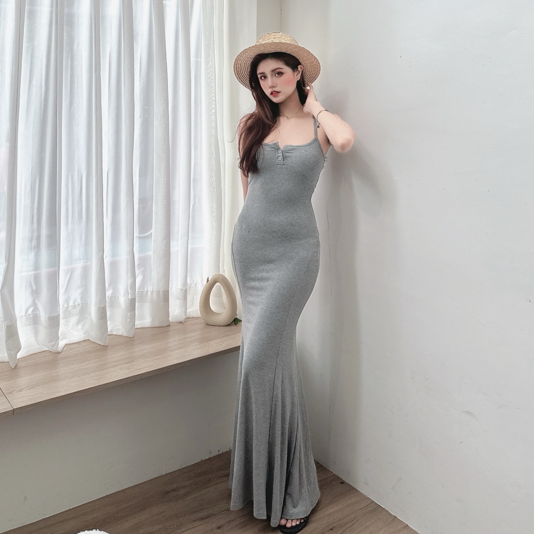 排釦方領魚尾裙洋裝/二色