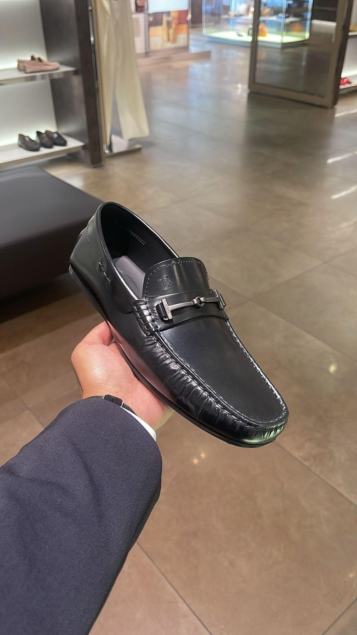 Tods mens smooth loafers black