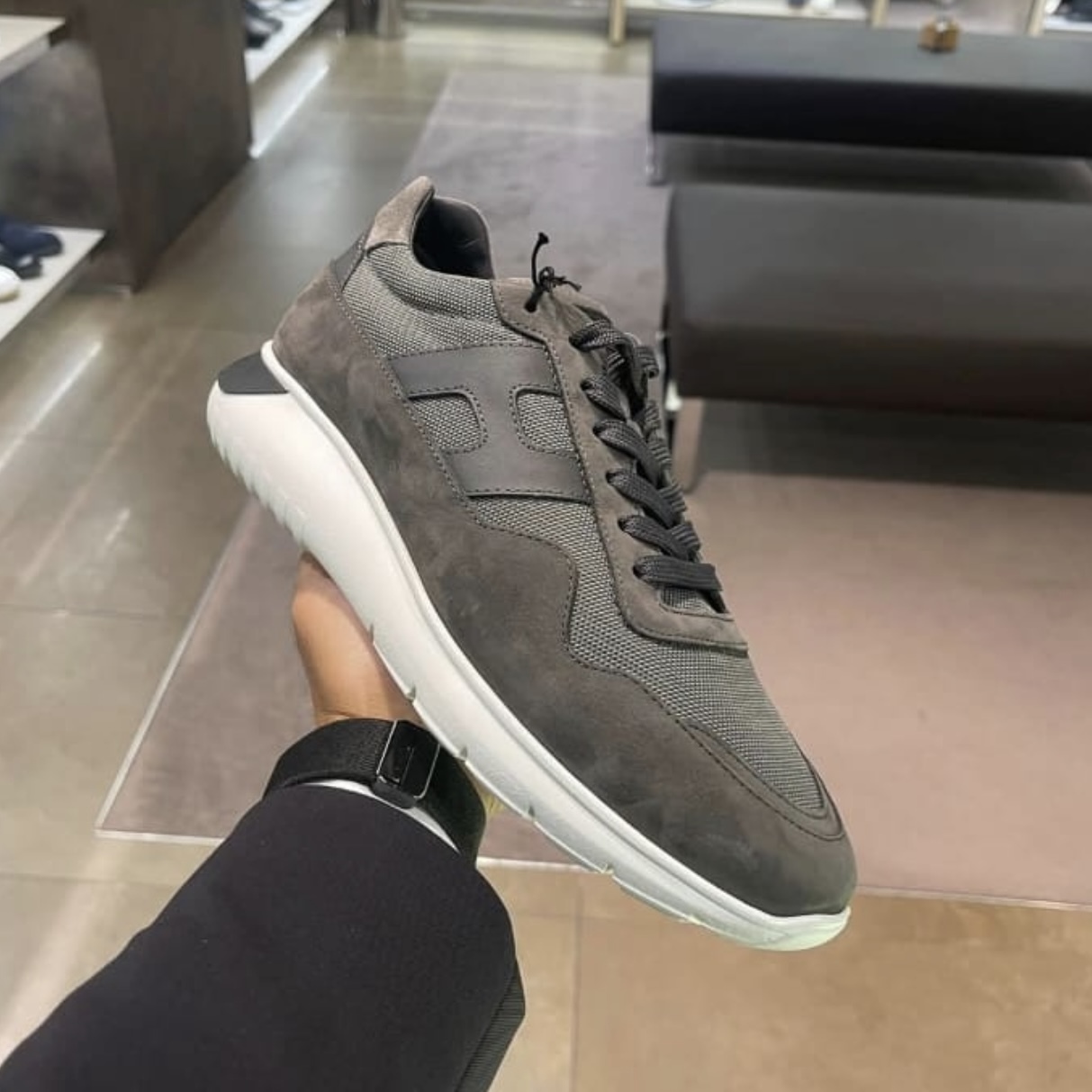 Tod’s hogan mens HXM3170 sneakers