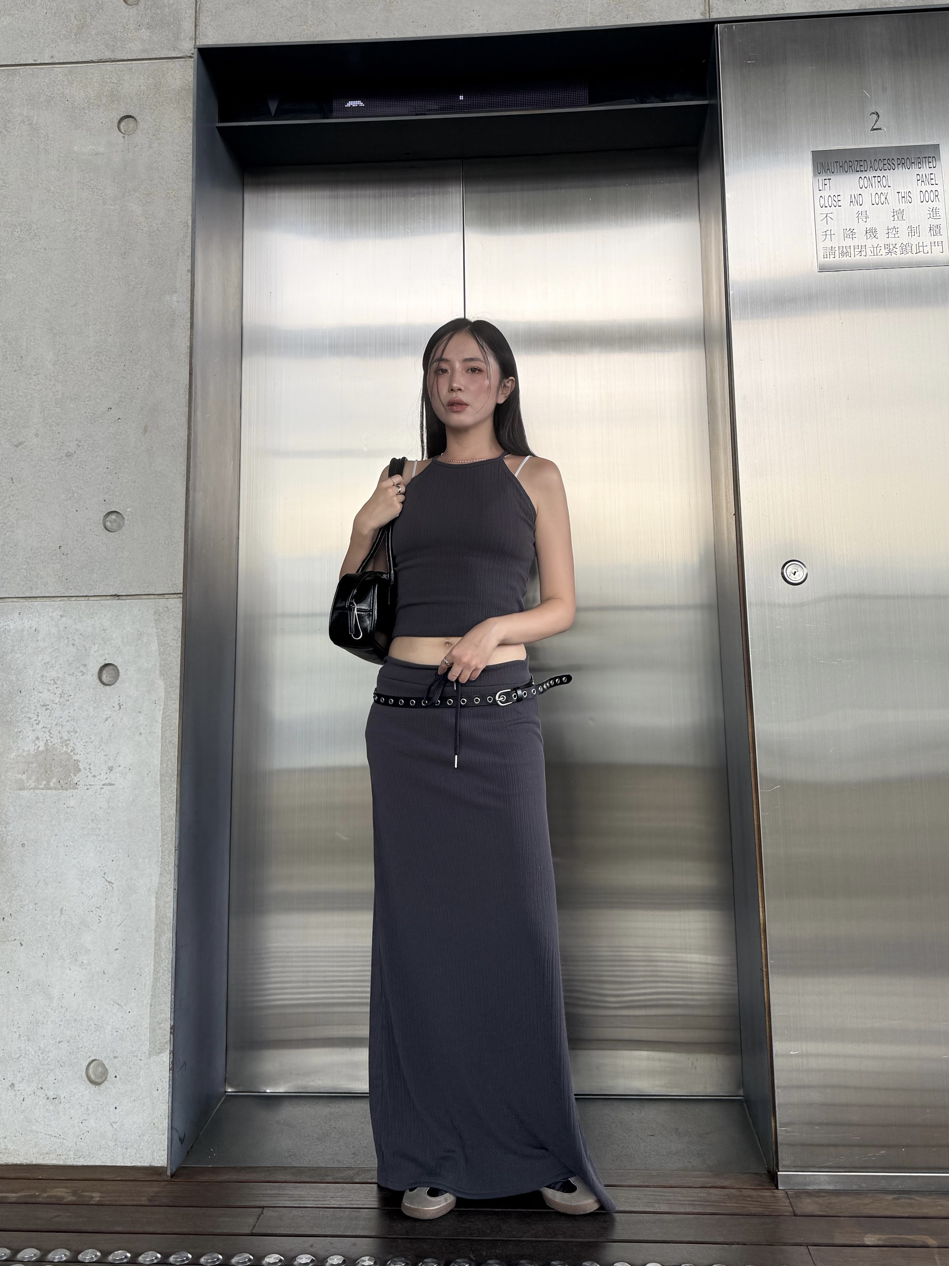 套裝* (訂購) 入膊暗直紋背心半裙套裝 SET0701 (深灰/黑/淺灰)