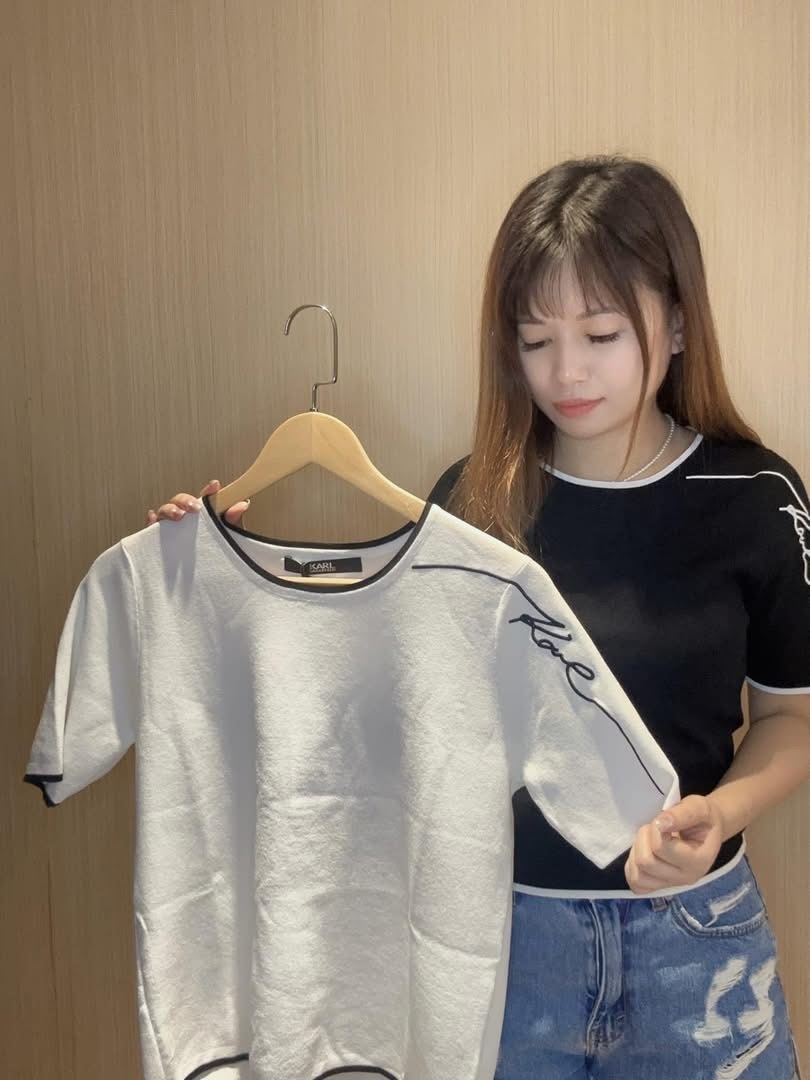 Karl 老佛爺手袖刺繡logo針織上衣 女款