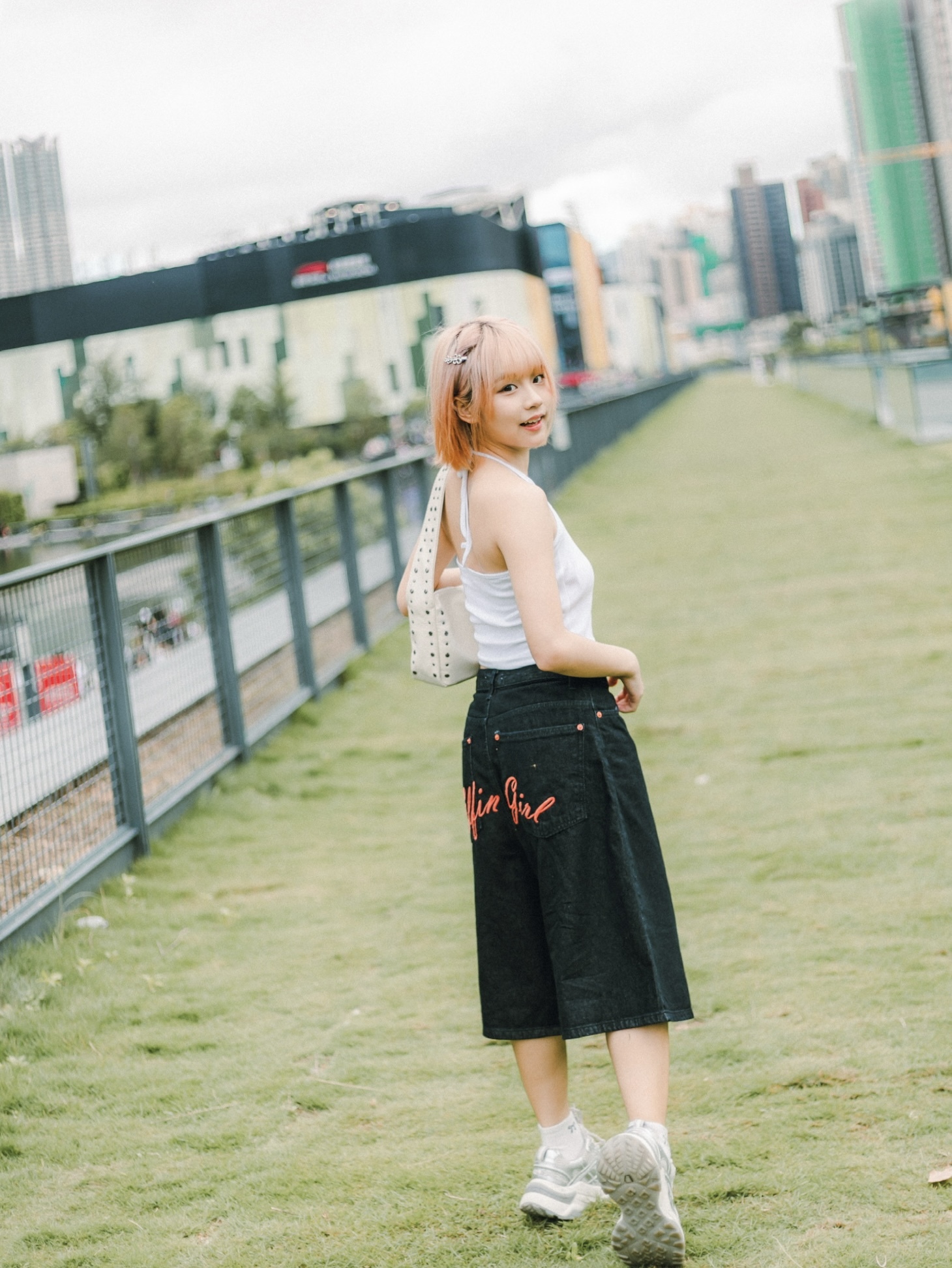 (已停產)Elfin Girl刺繡七分褲