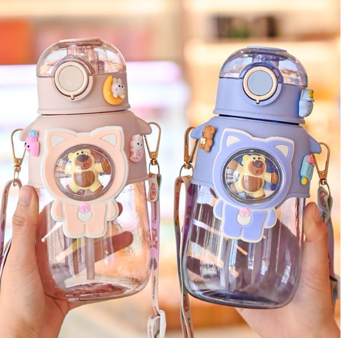日常大容量超萌小熊水瓶水壶吸管塑料杯（680ml）