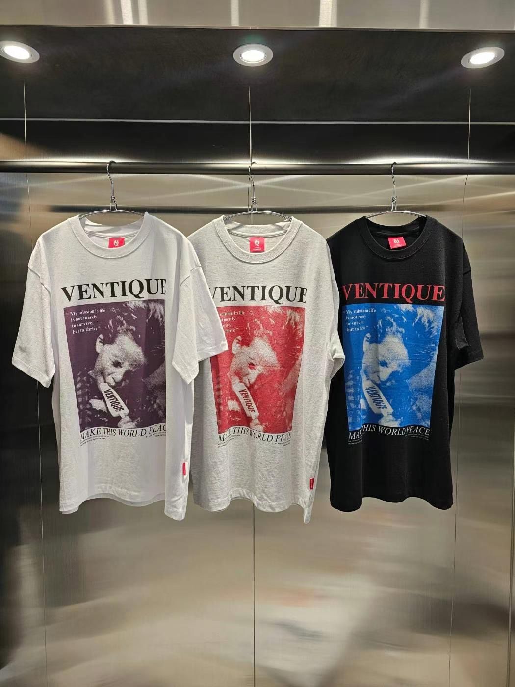 英文字圖案短袖Tee VENTIQUE-064T