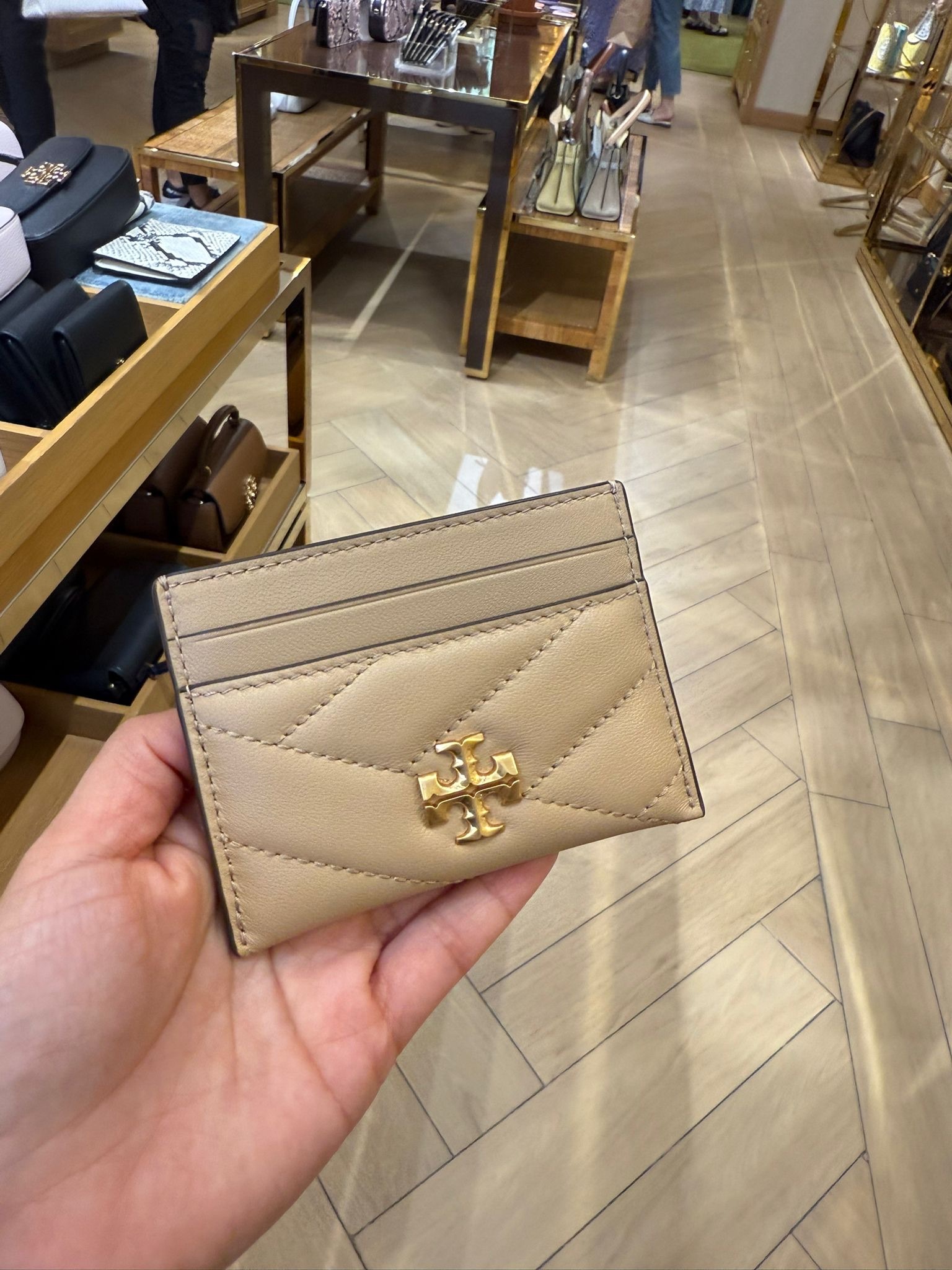 Tory Burch Kira Chevron Card Case Desert dune