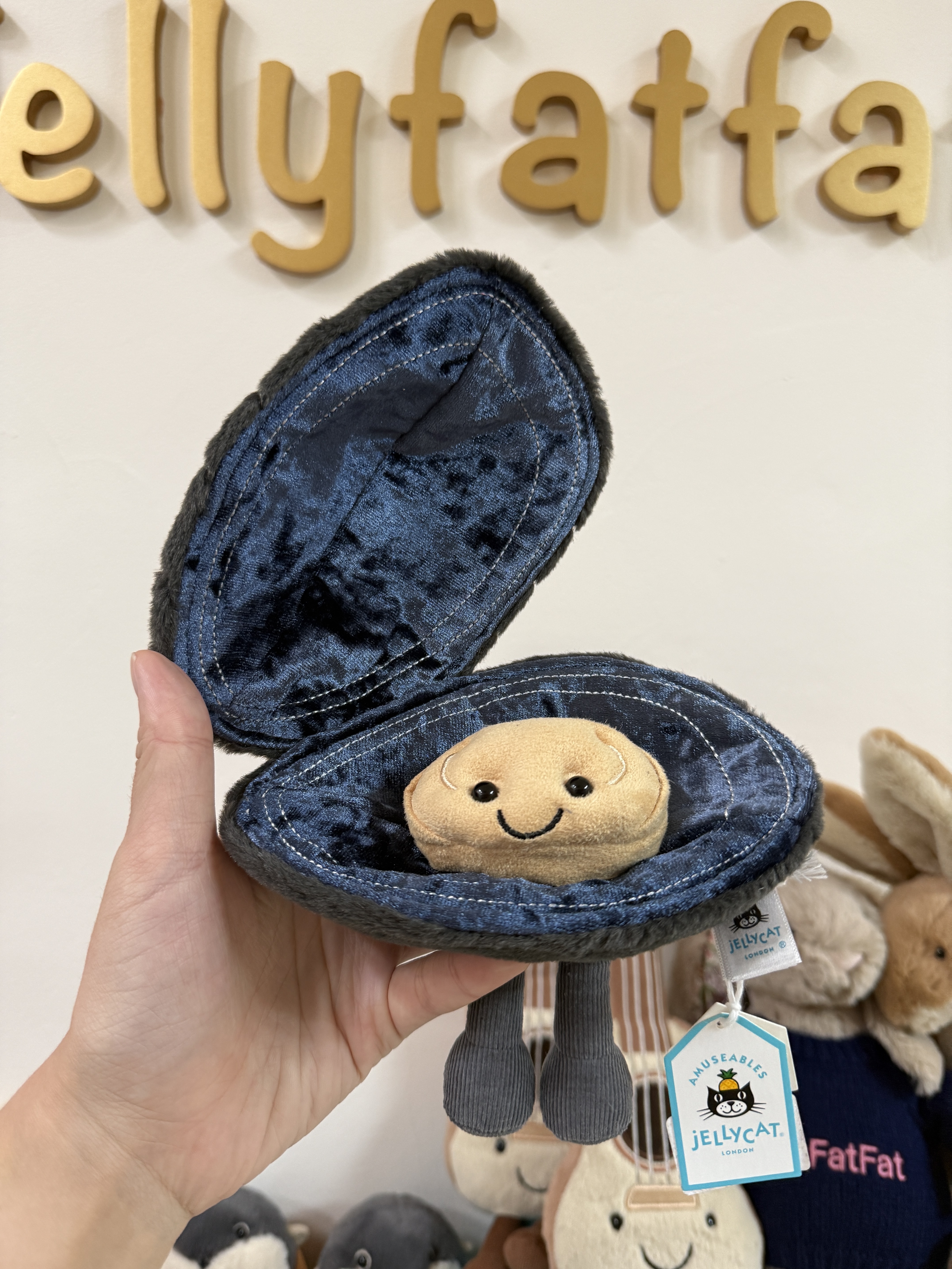 Jellycat Amuseables Michelle Mussel