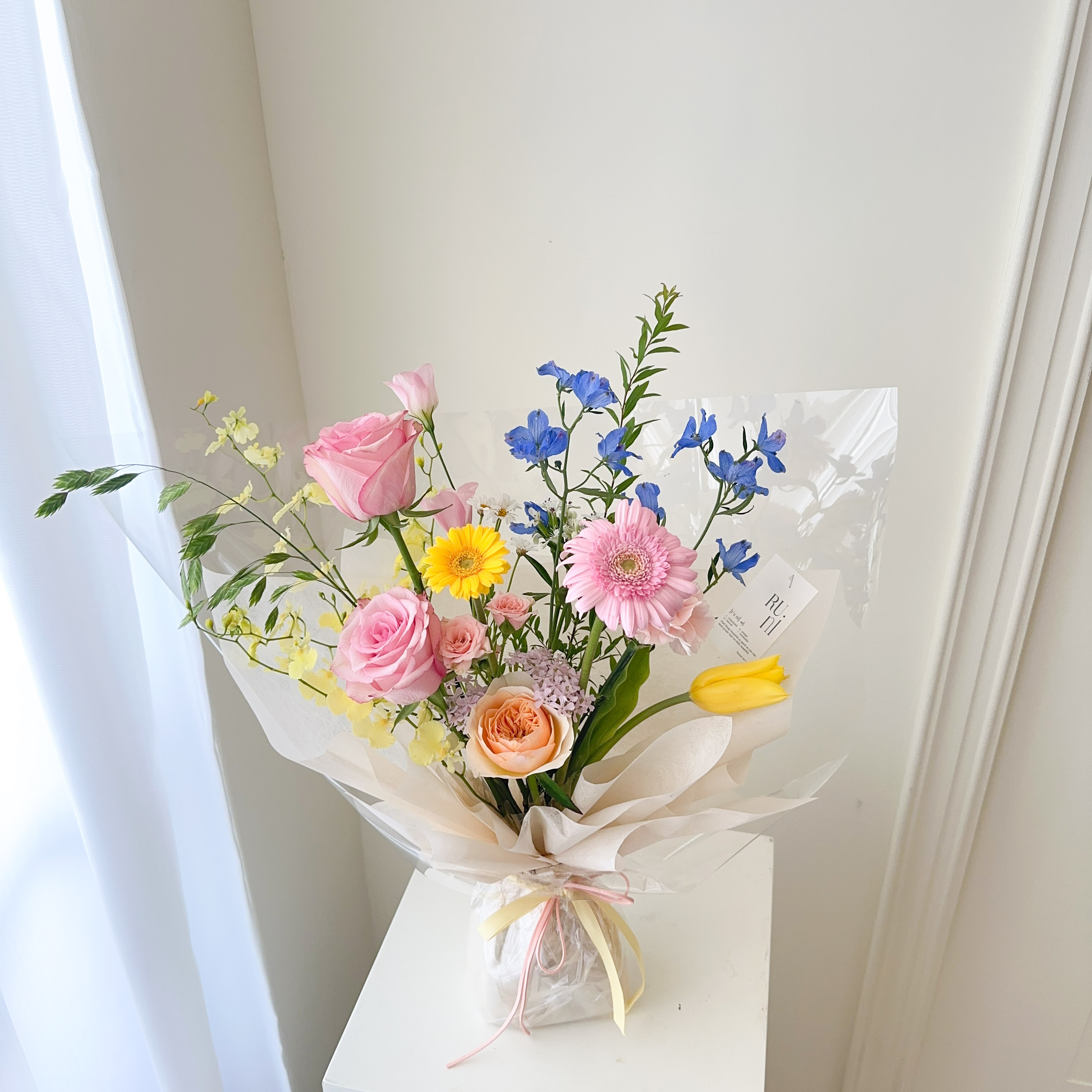 夏日明信片-繽紛綜合玫瑰鮮花花束