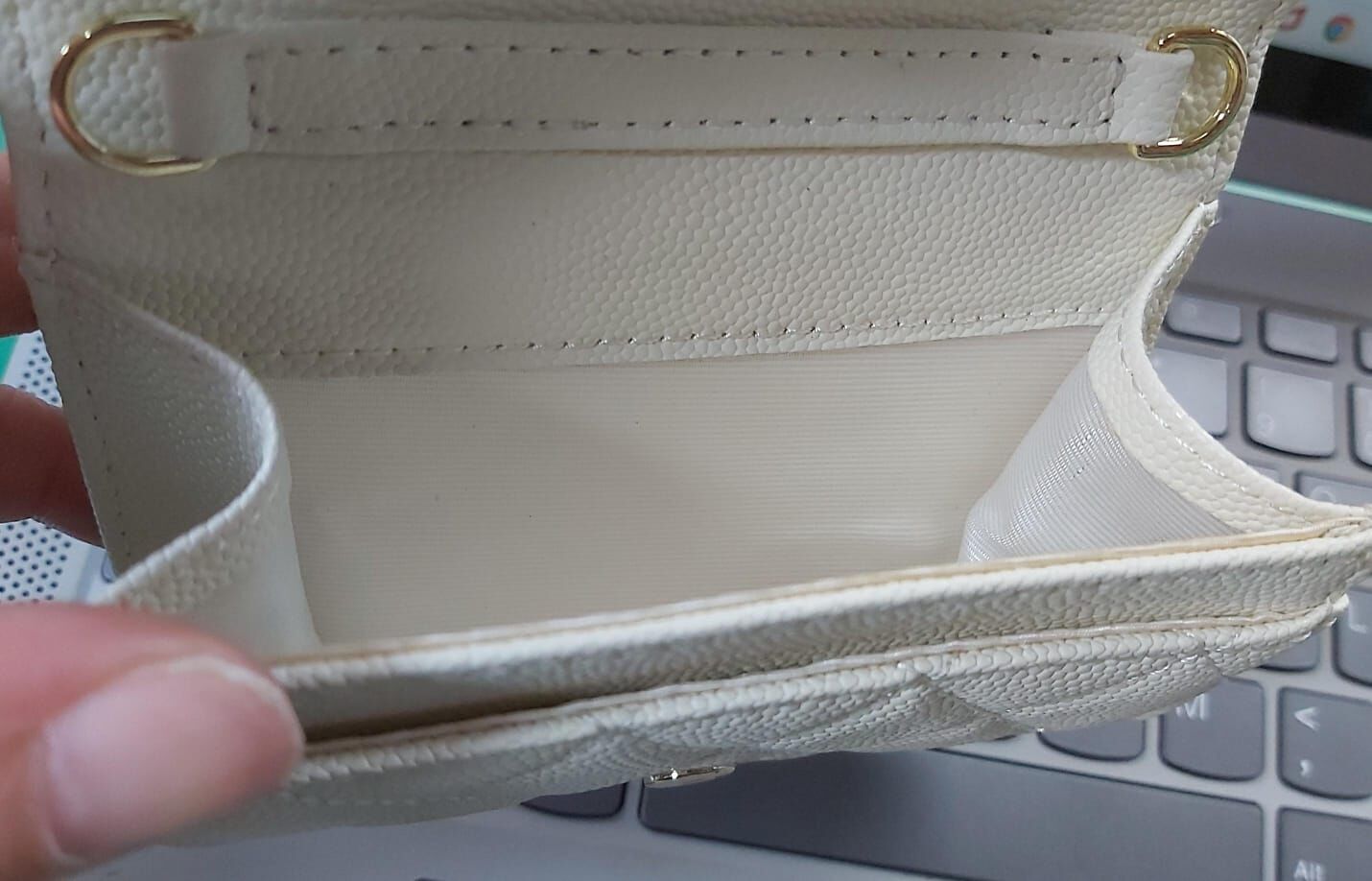 KR 皮革銀包(可手攞/有長帶可孭)此為清貨價貨品不設退換(AT6 956)