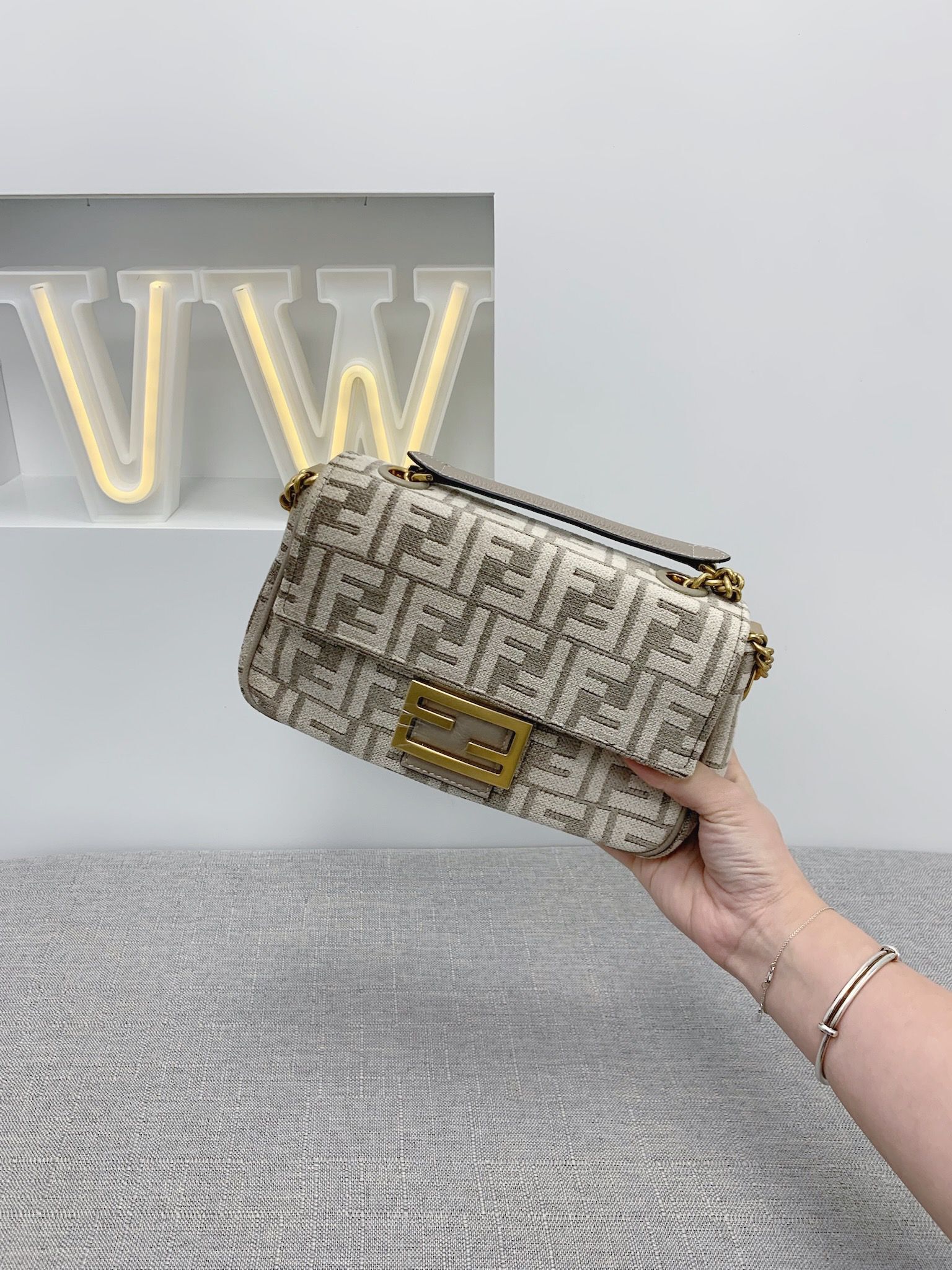 Sale Fendi Beguette Chain Bag