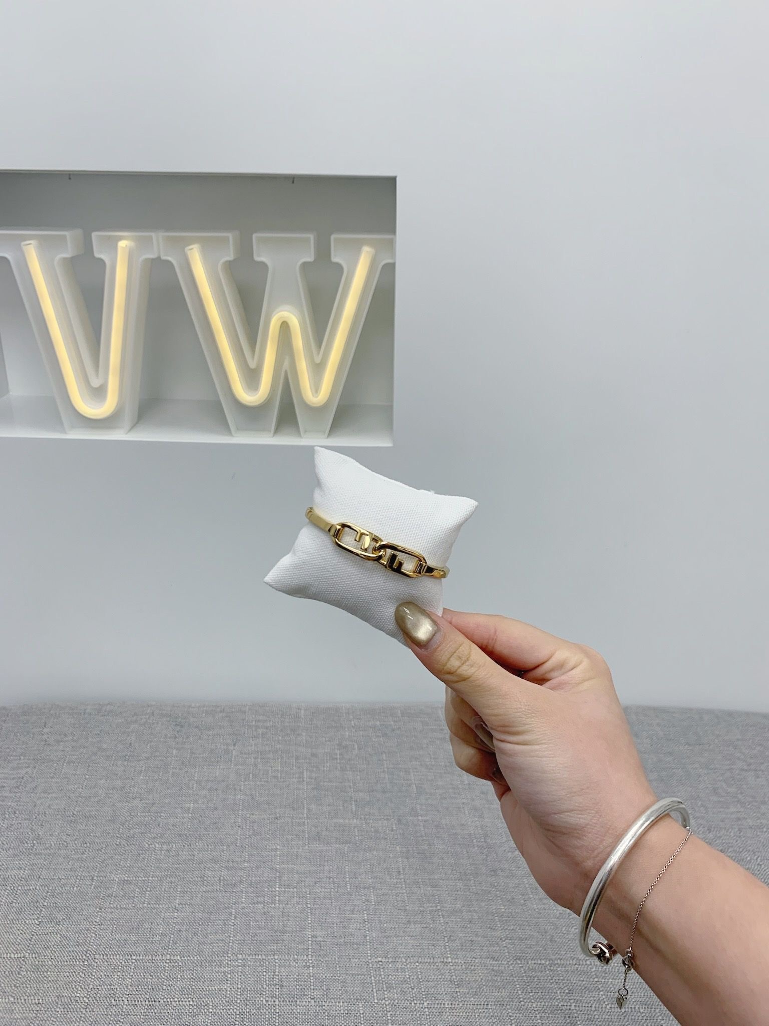 Sale Fendi Double Oclock Bangle