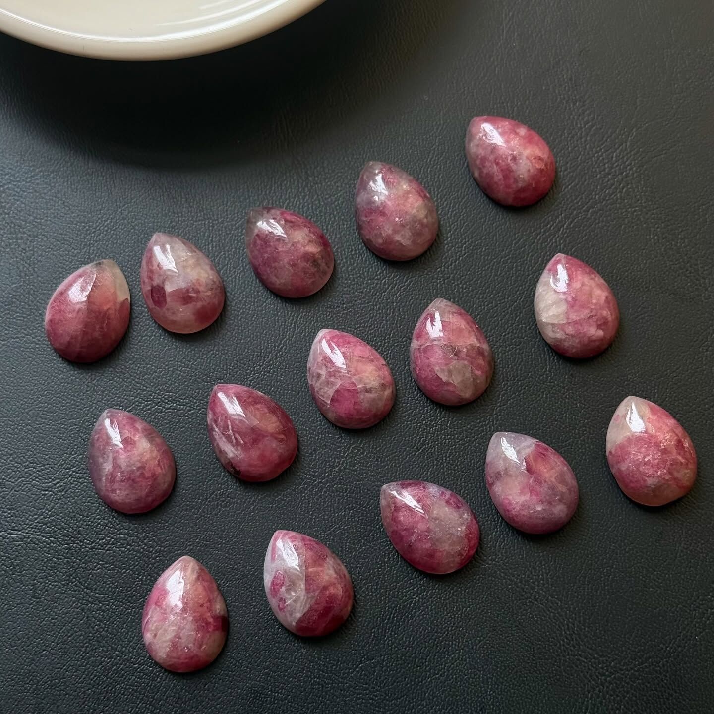 [原石] 獨角獸石 水晶蛋面