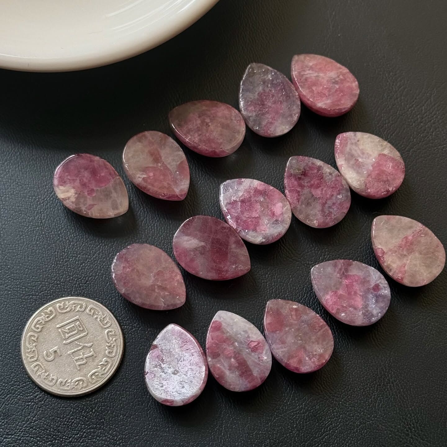 [原石] 獨角獸石 水晶蛋面