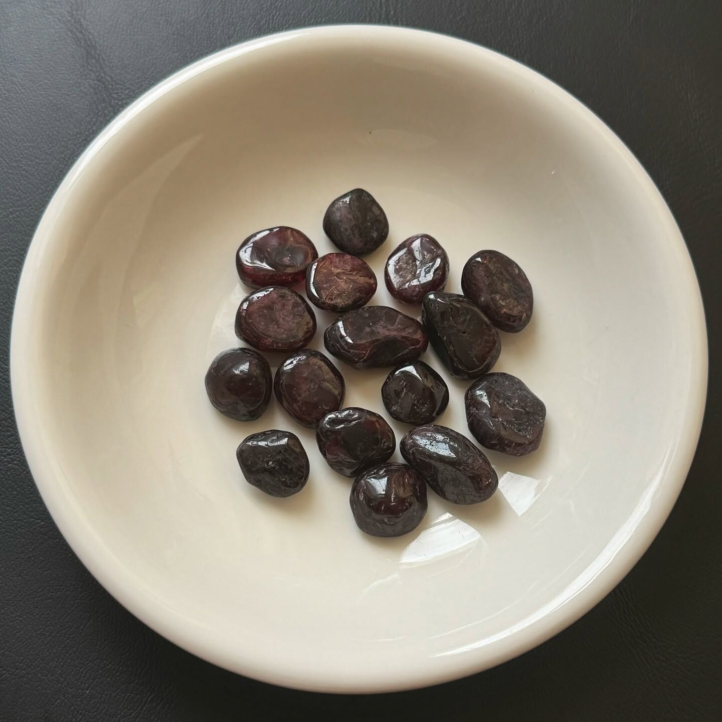 [原石] 石榴石碎石 一包 30 克 約 10-13mm