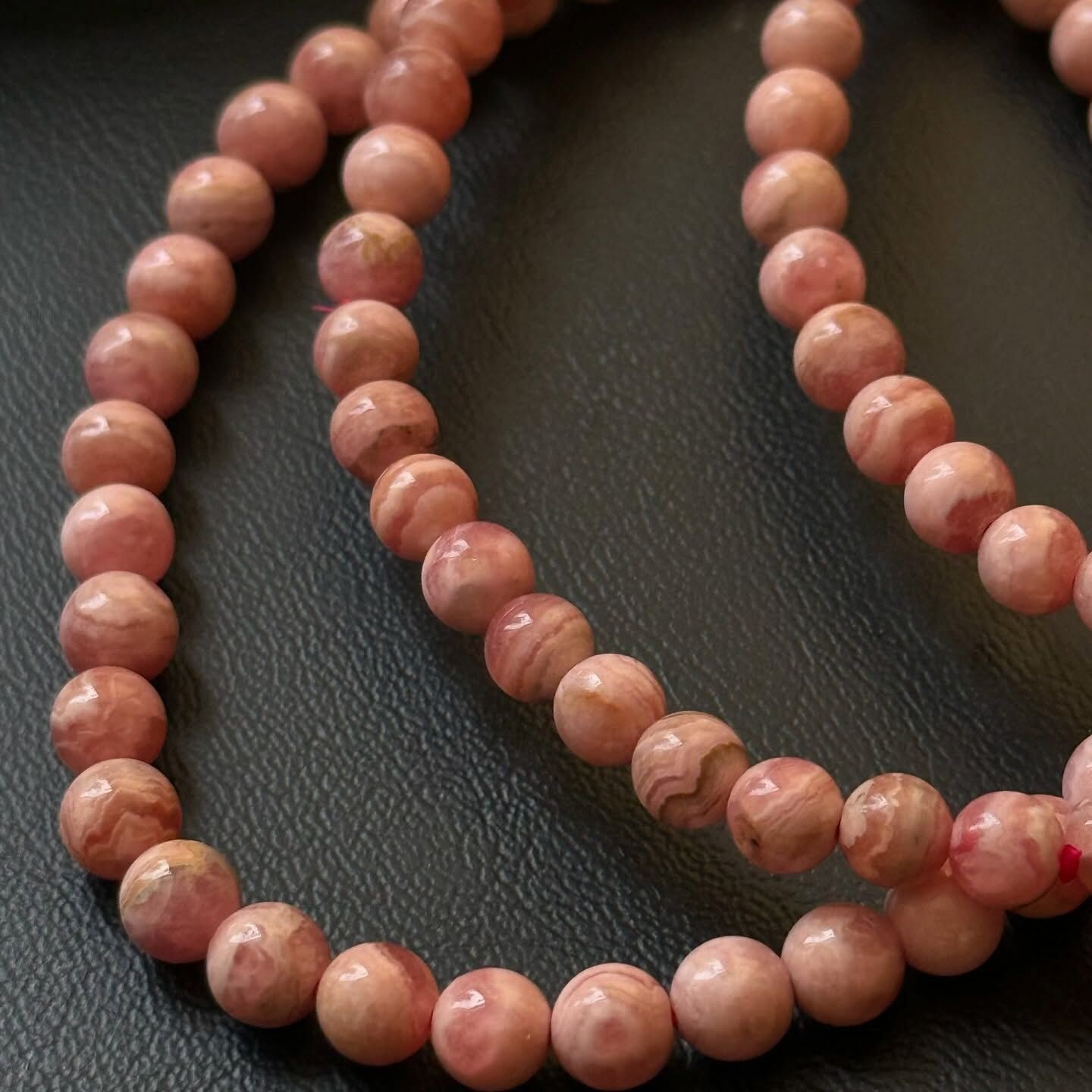 [原石] 菱錳礦 / 紅紋石 水晶手串