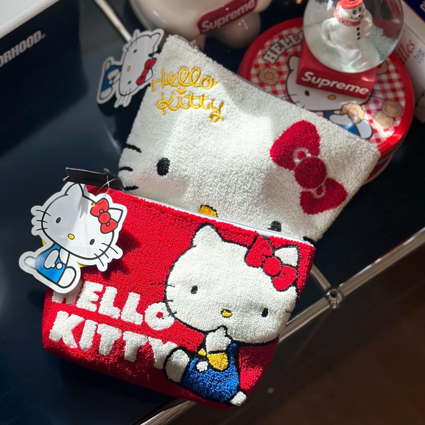 Sanrio 日本限定 Hello Kitty 9色 凱蒂貓 毛絨 刺繡 收納包 化妝包 小包
