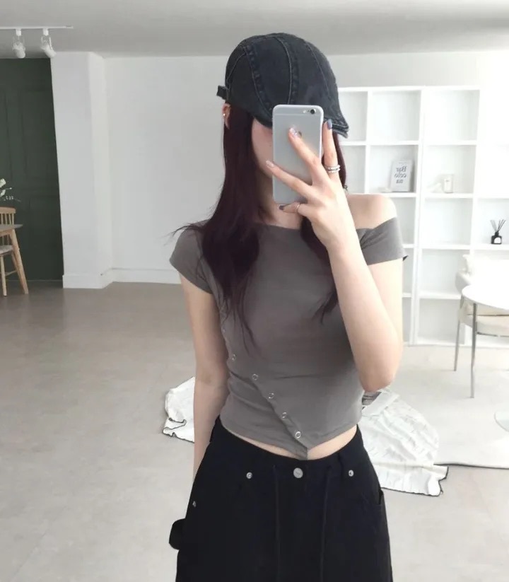 【優惠預訂】韓國啪鈕貼身露膊TOP（3色）