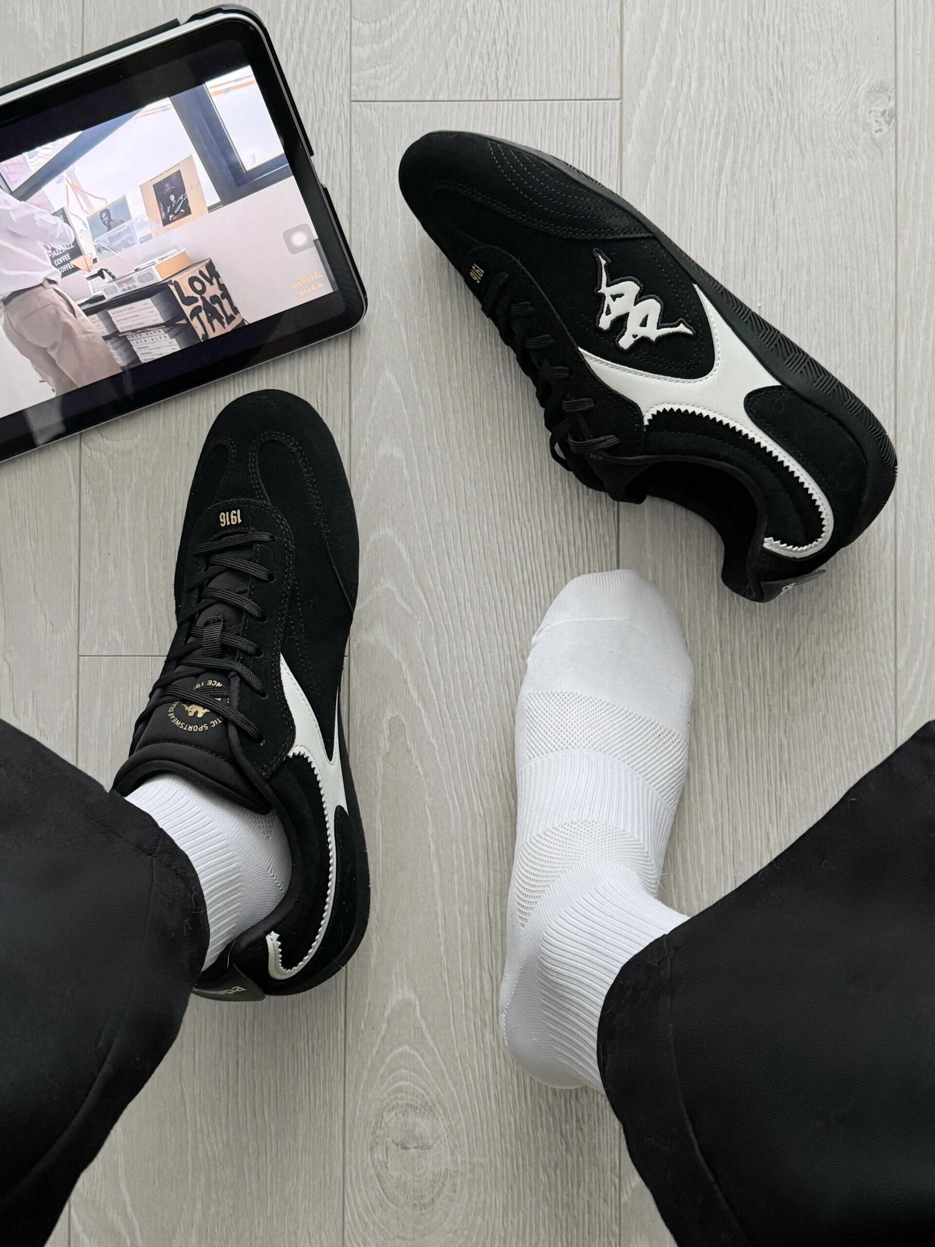 KAPPA 卡帕 背靠背 賽車鞋 麂皮 鋸齒造型 外縫線 休閒鞋 黑色 黑白色/預購