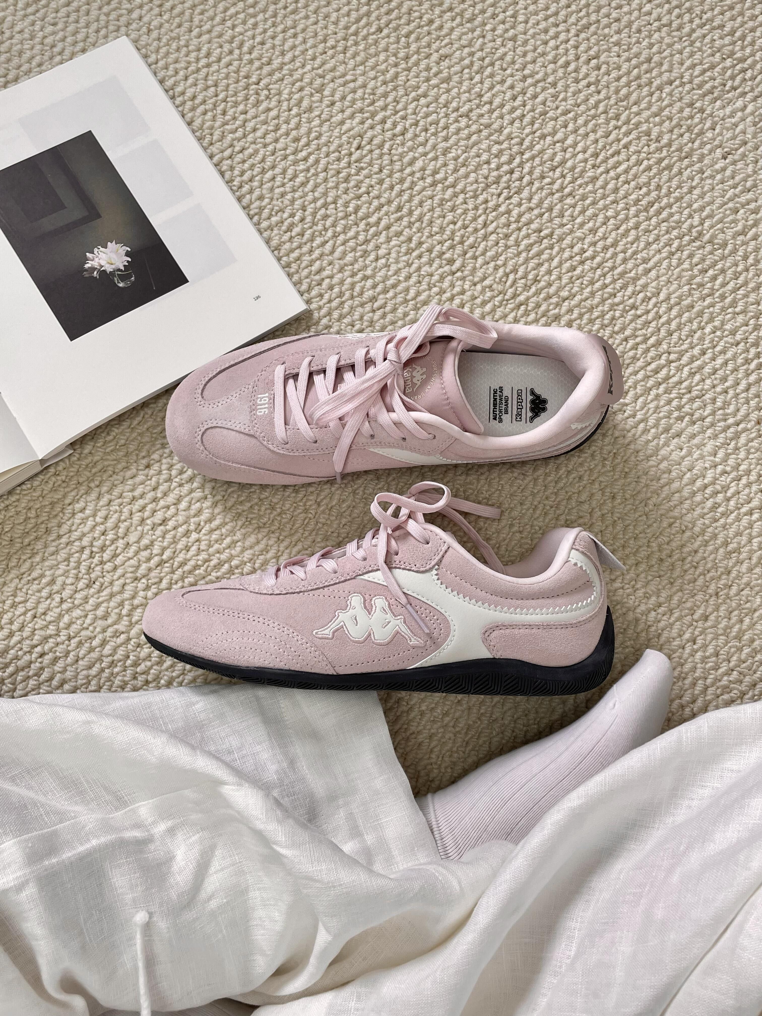 KAPPA 卡帕 背靠背 賽車鞋 麂皮 鋸齒造型 外縫線 休閒鞋 粉色 粉白色/預購