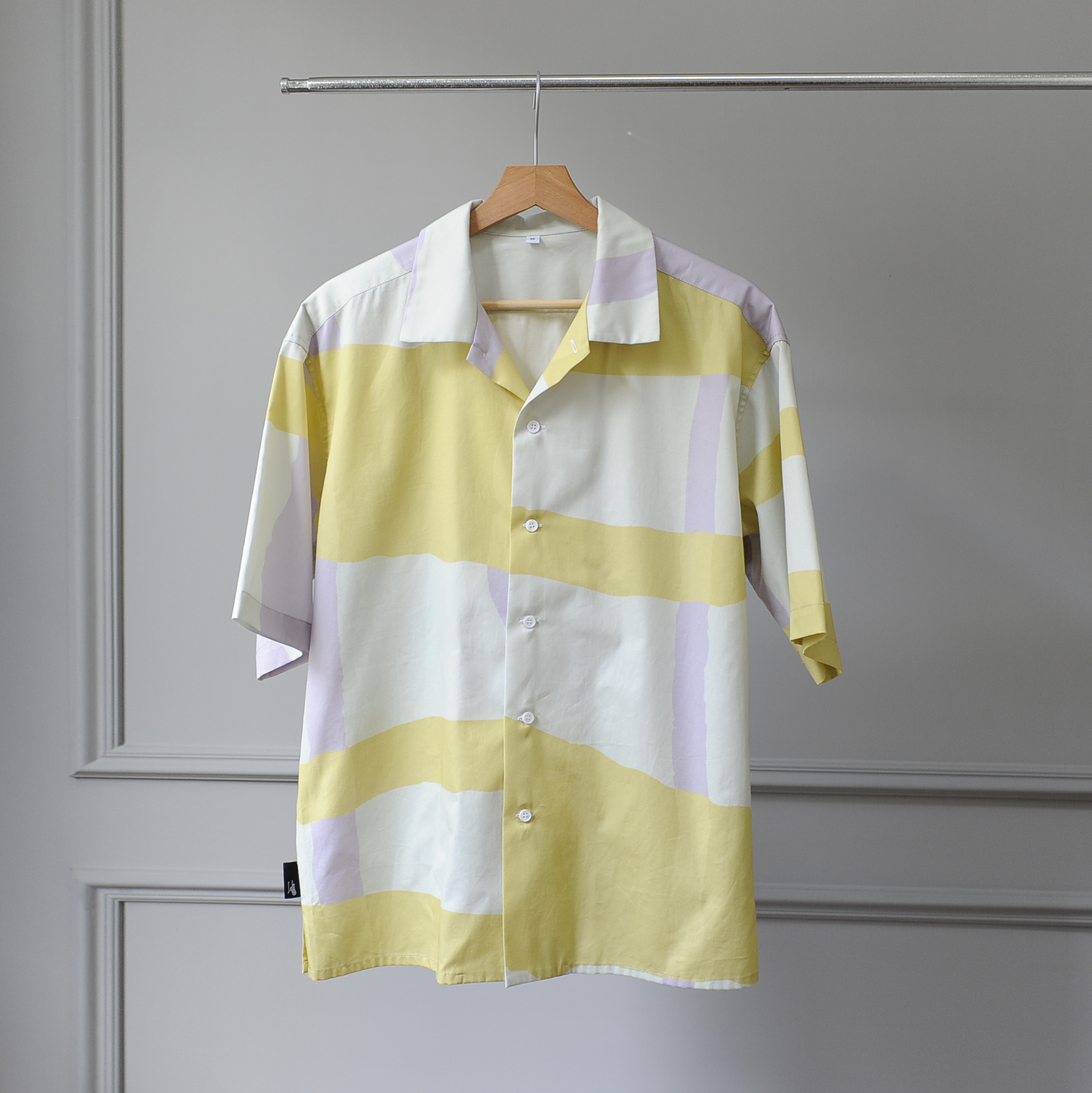 印花短版襯衫 / 防水漆黃紫 / Free Size