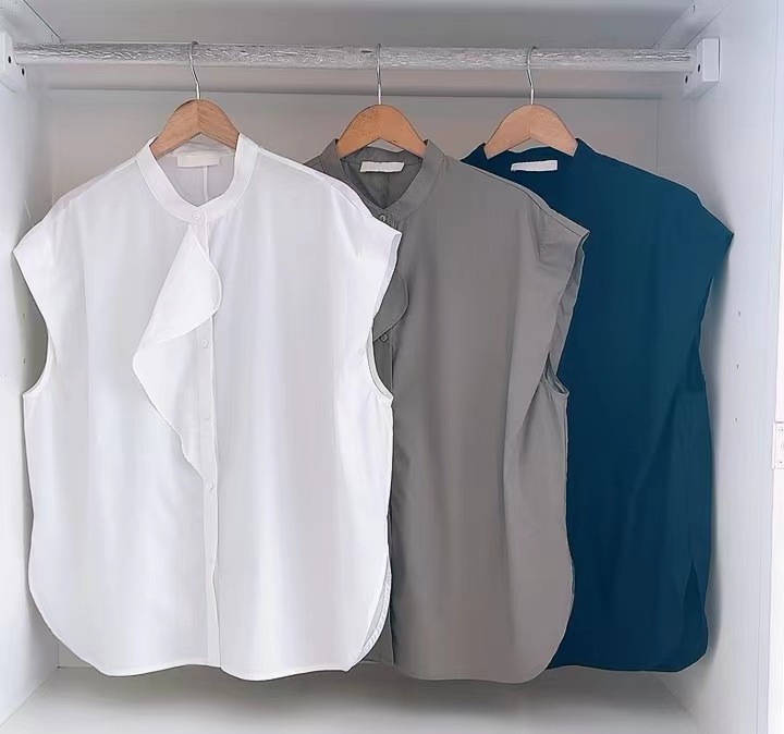 V SLEEVE RUFFLED BUTTON BLOUSE