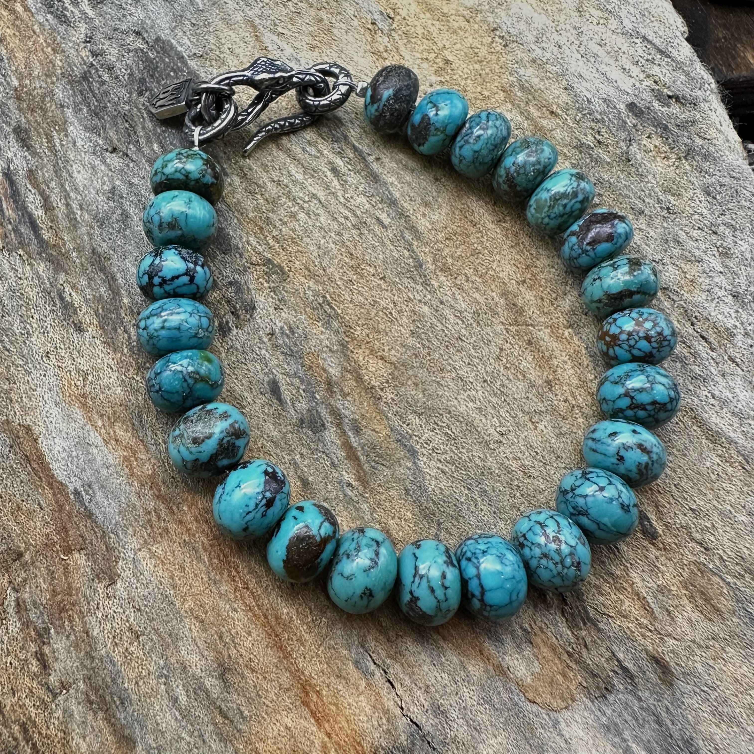 Black Venom Jewelry- 10mm Turquoise Beads 天然松石橢圓珠手鍊。