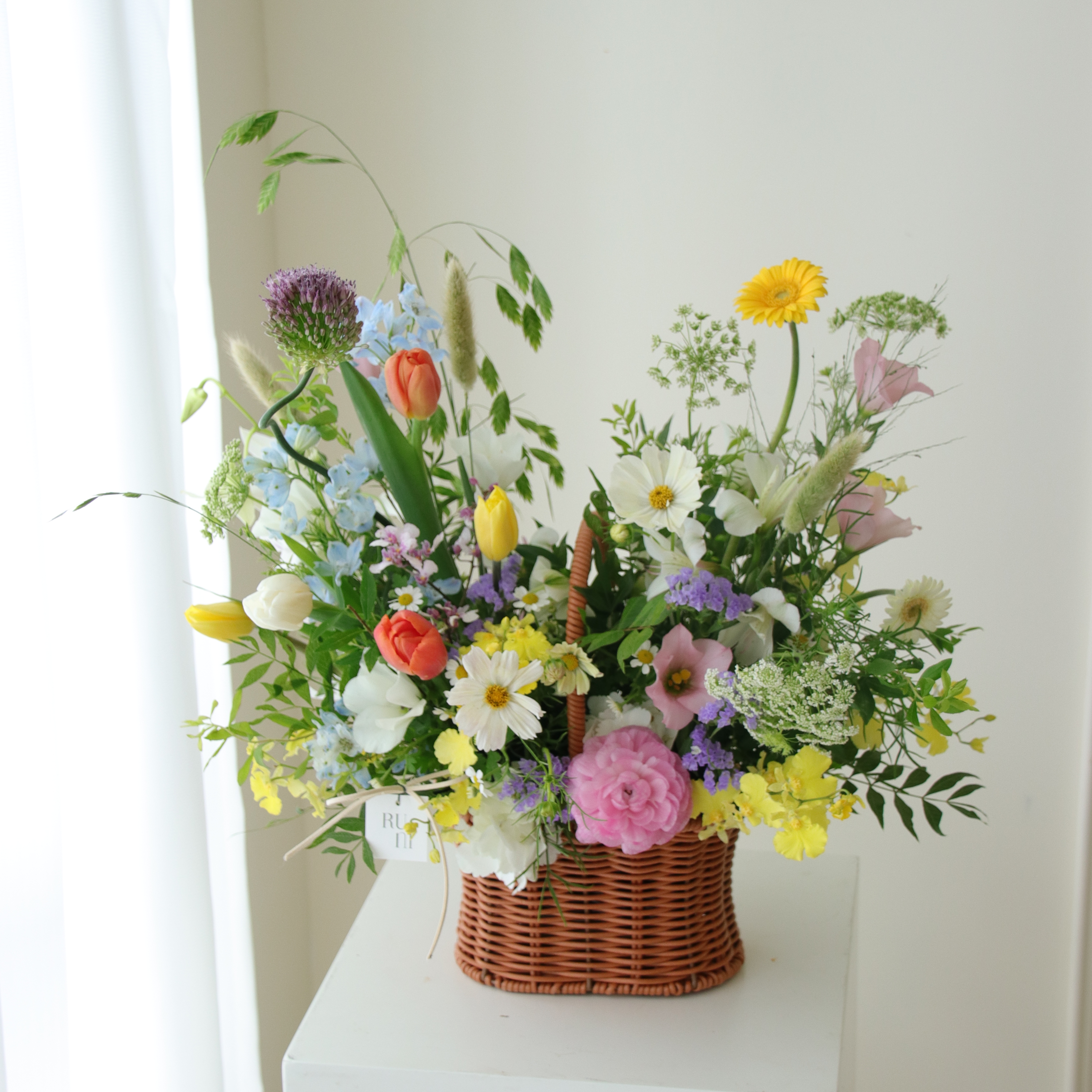 色彩收信人- 繽紛色草系客製鮮花花籃