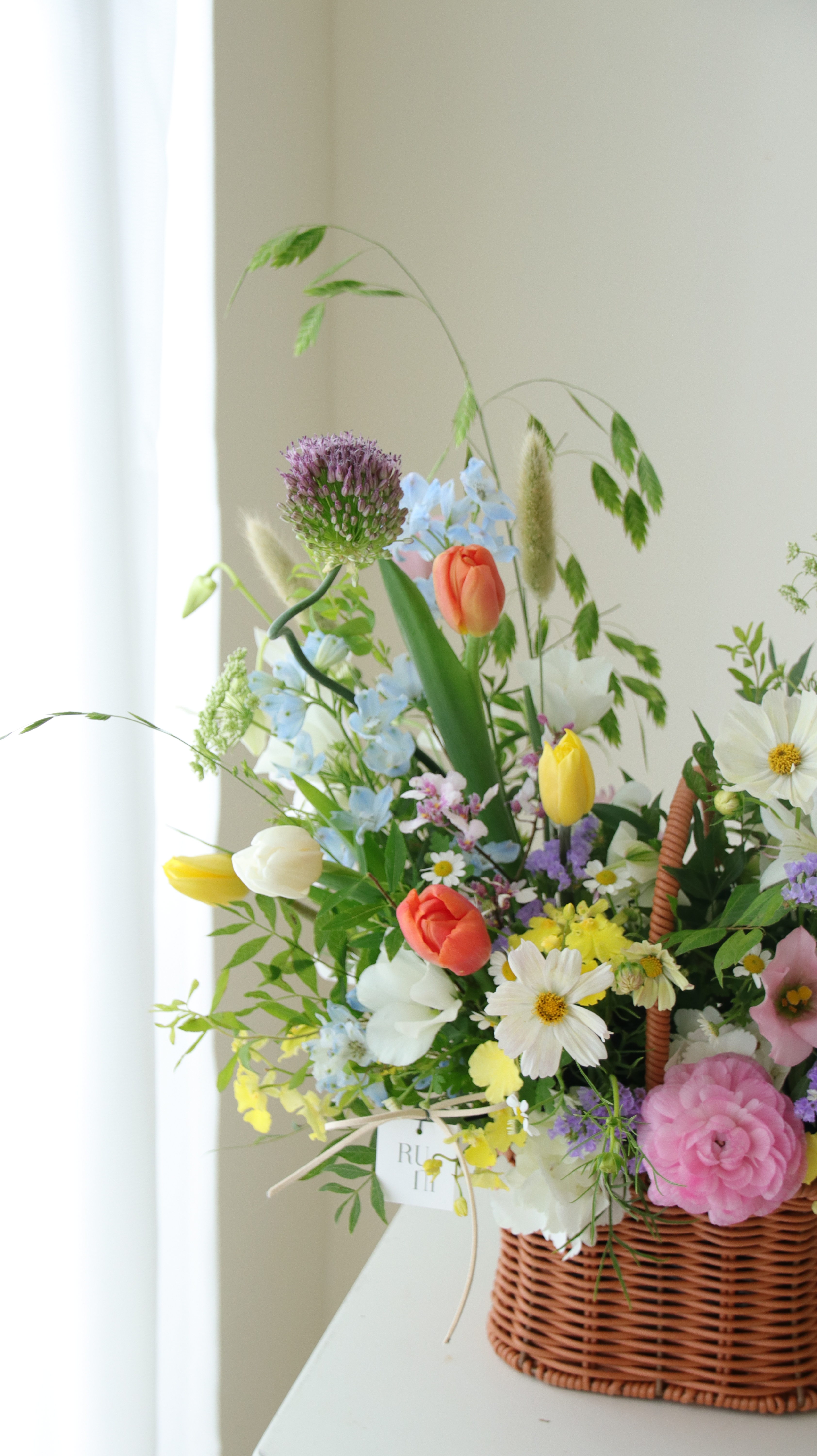 色彩收信人- 繽紛色草系客製鮮花花籃