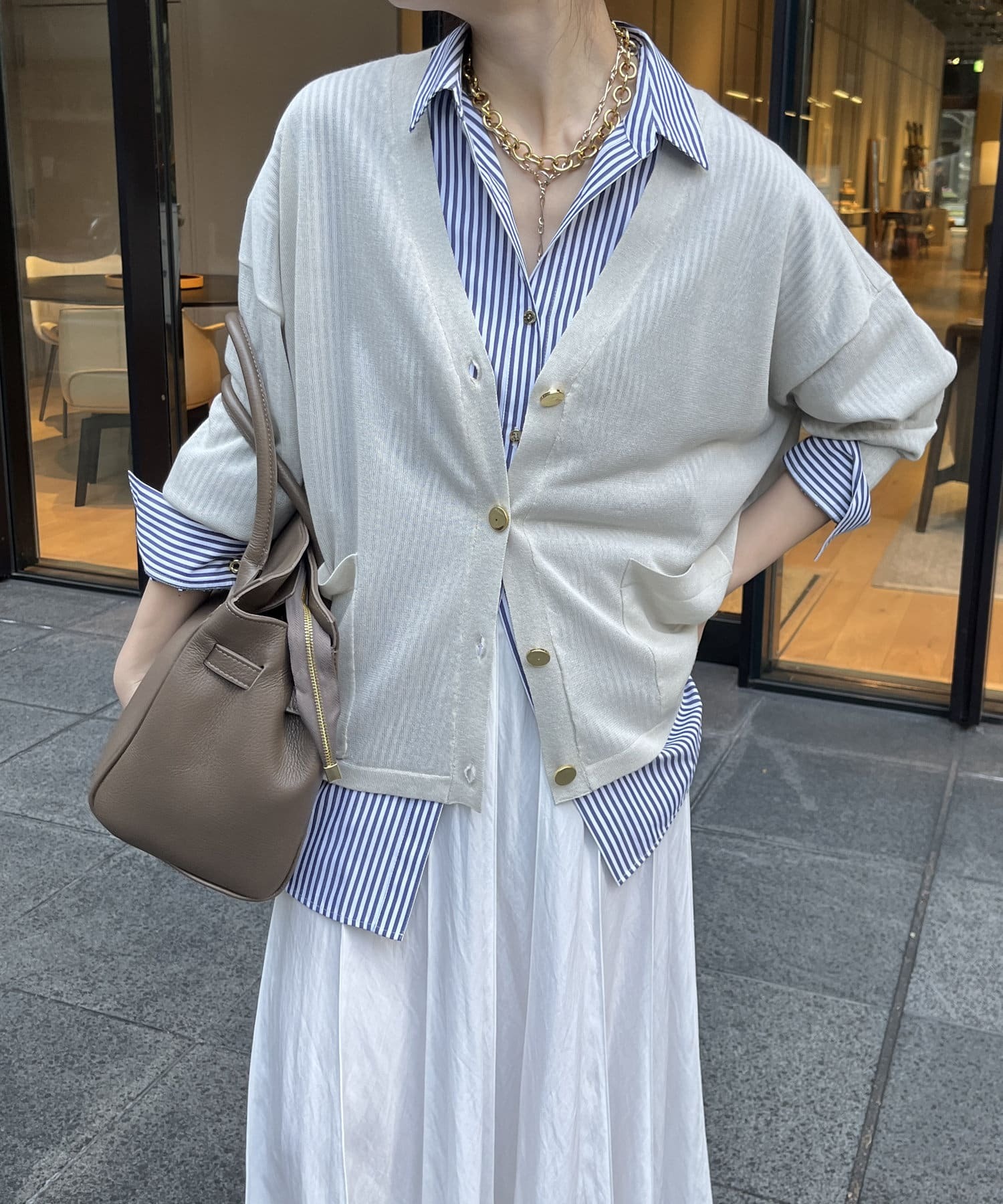 DOUDOU(ドゥドゥ)  GOLDボタンシアーVカーディガン淺灰（DDZ1051205A0016）