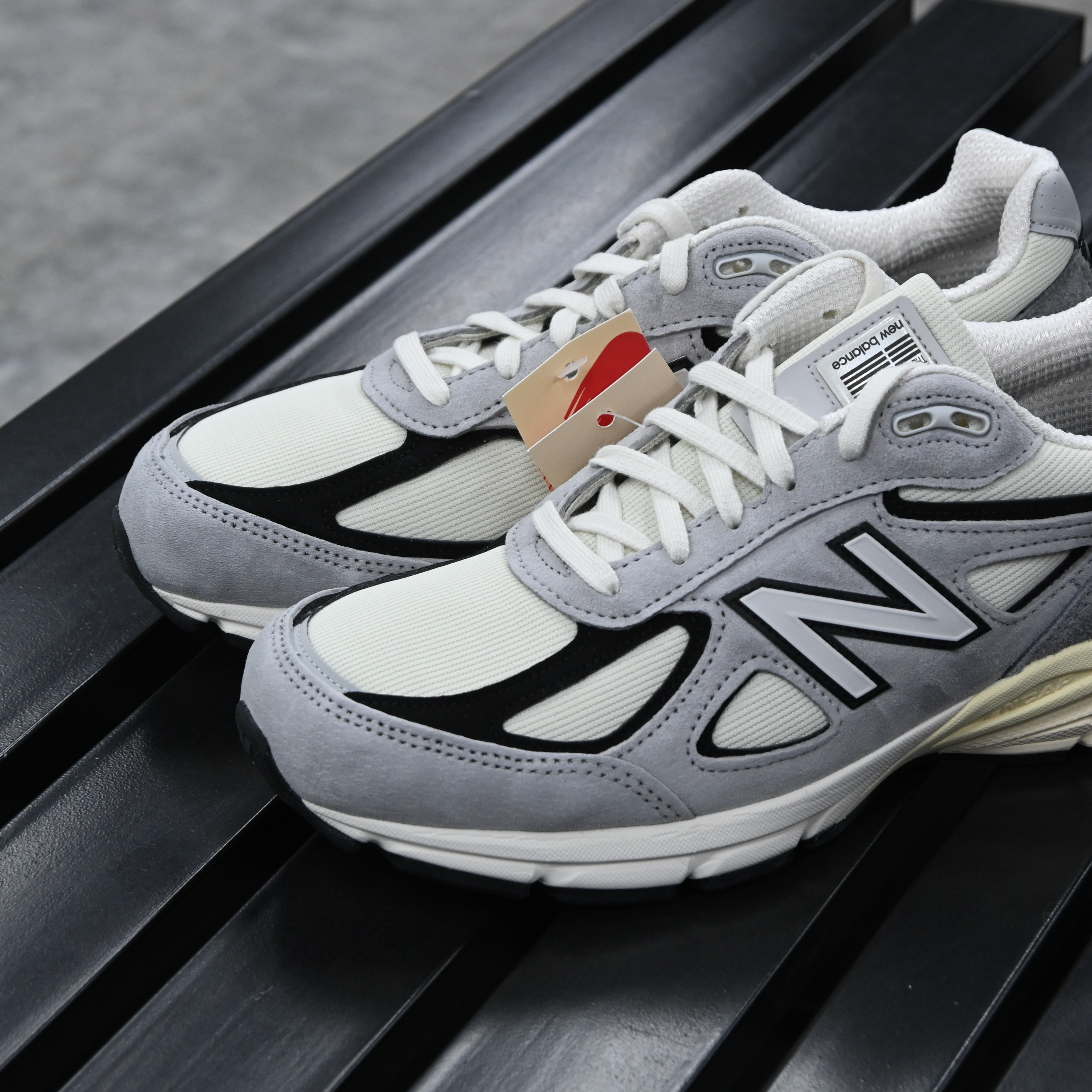 New Balance U990TG4