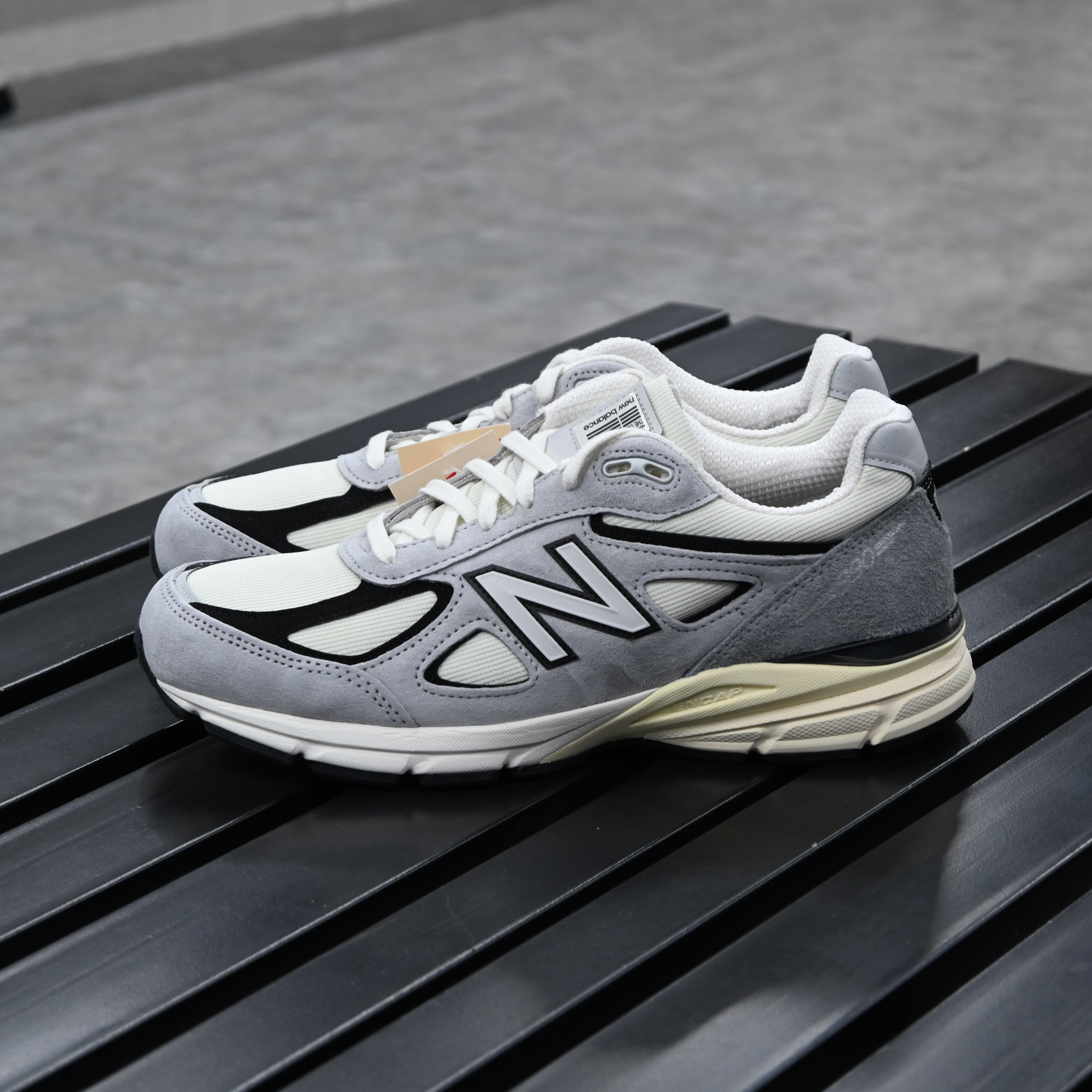 New Balance U990TG4